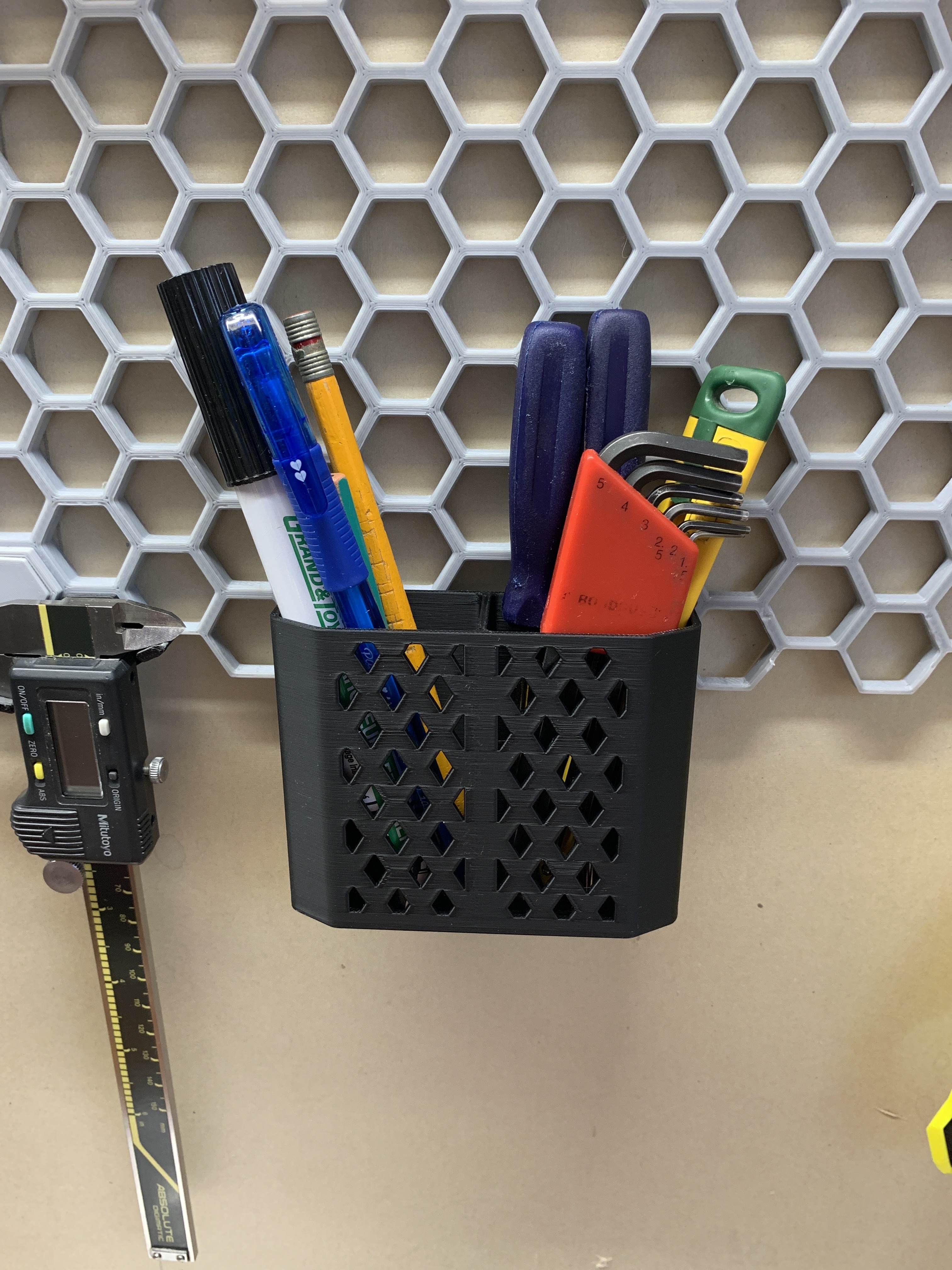 Honeycomb - Twin pocket pen/accessory box