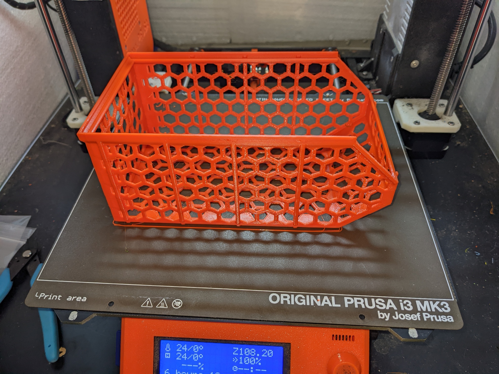 Stackable basket short