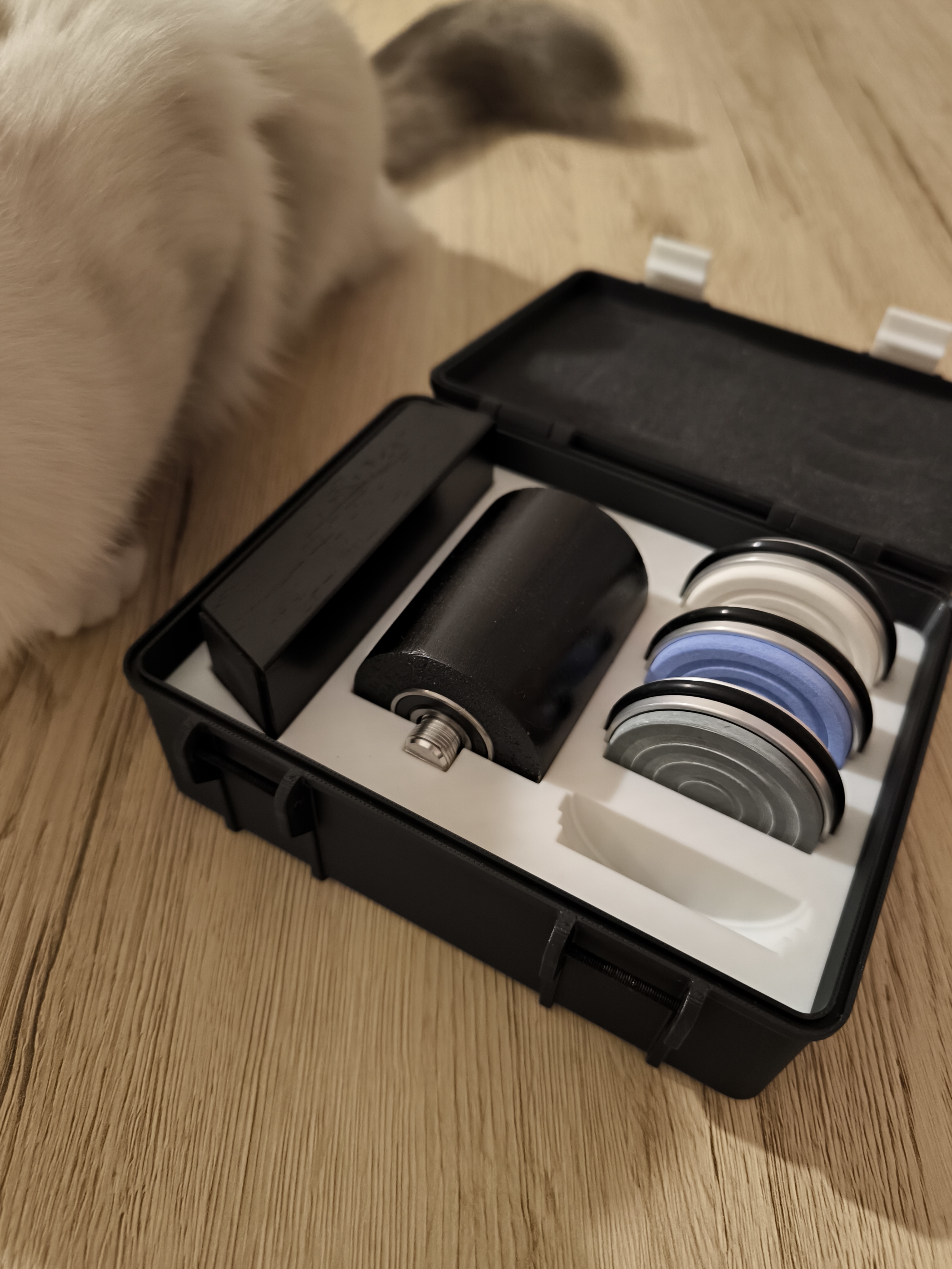 Box for cheap roller sharpener