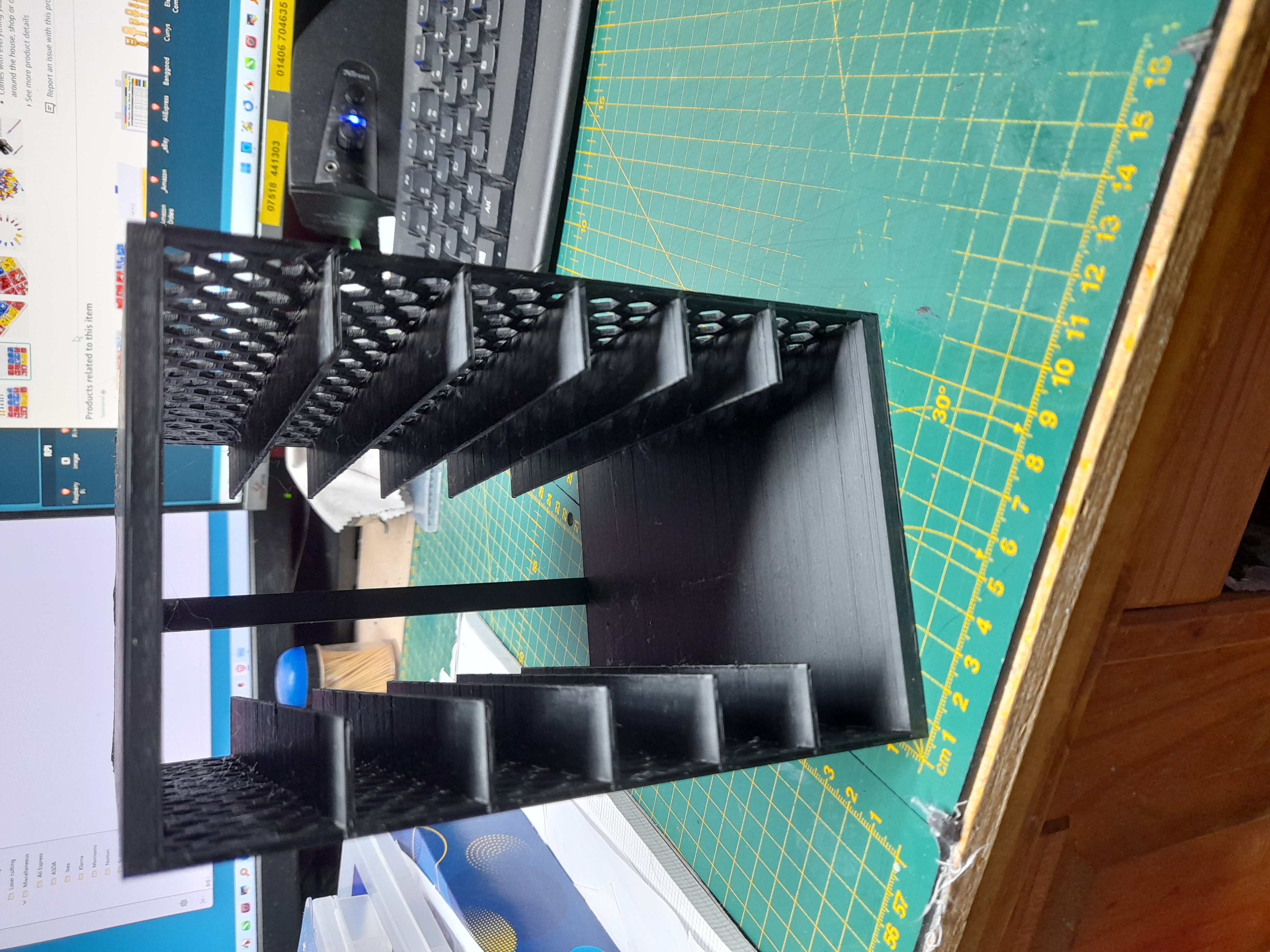 Parametric storage rack for small parts boxes