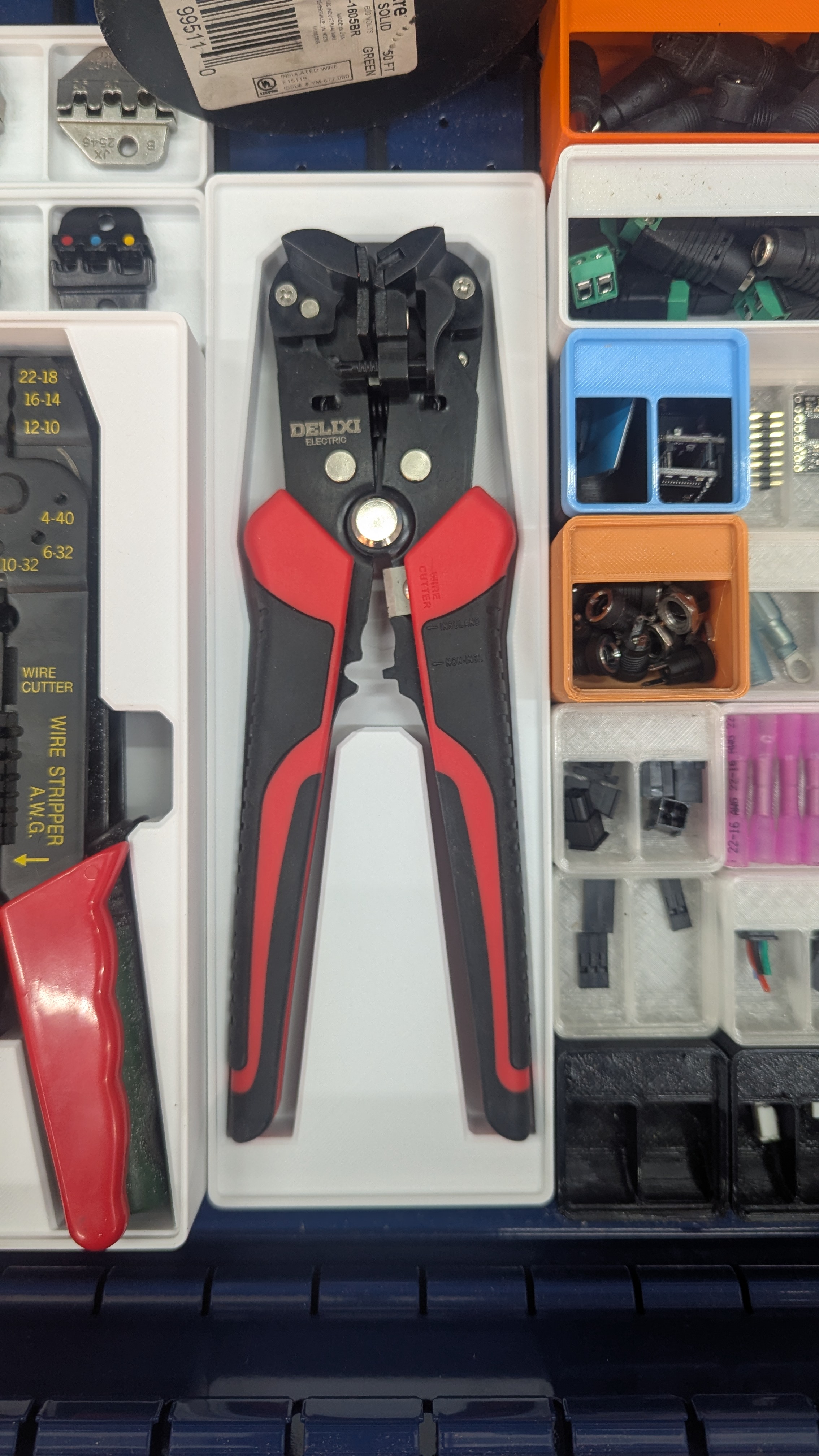 Gridfinity Automatic Wire Stripper Bin