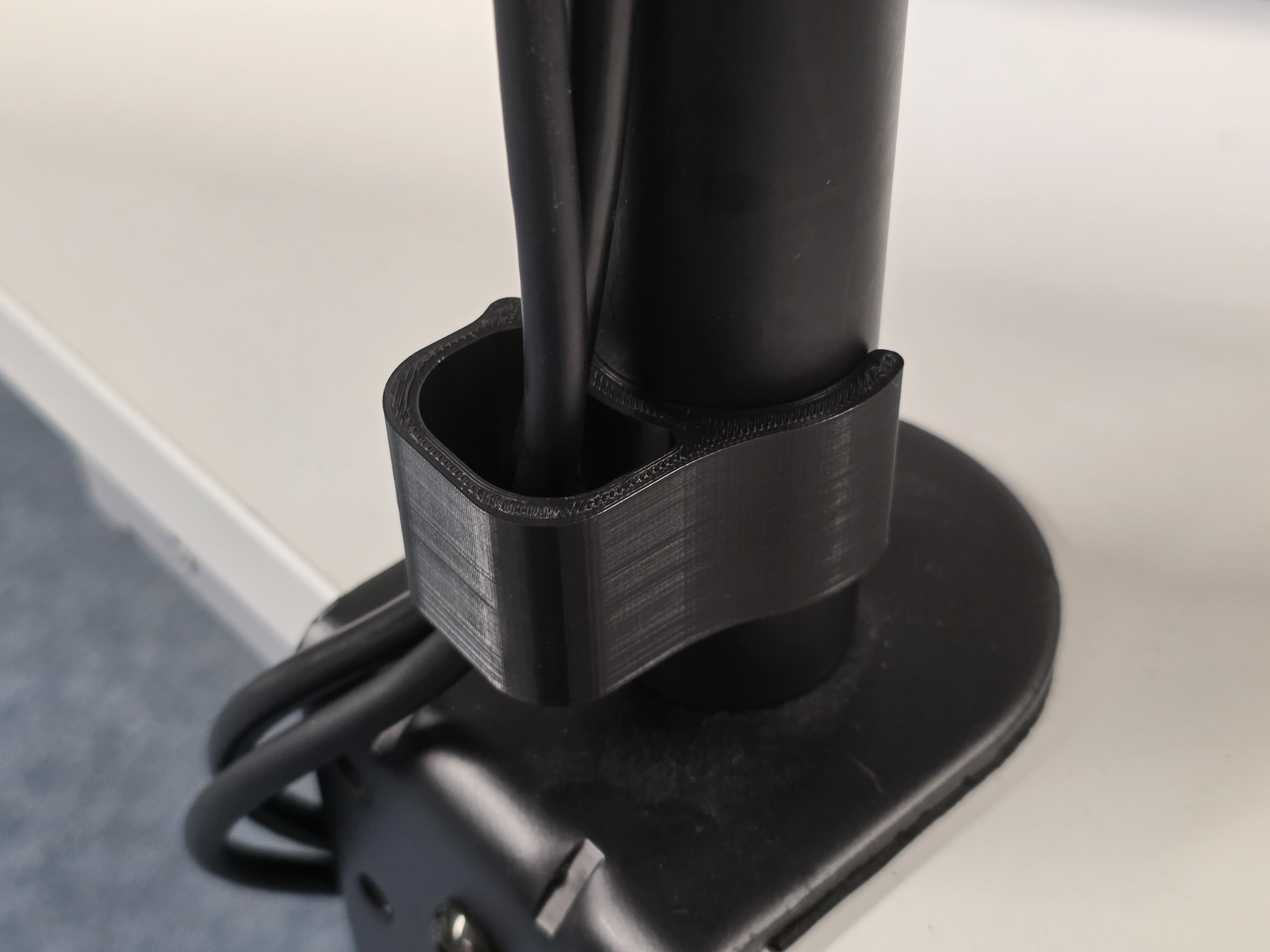 Monitor Pole Cable Hook