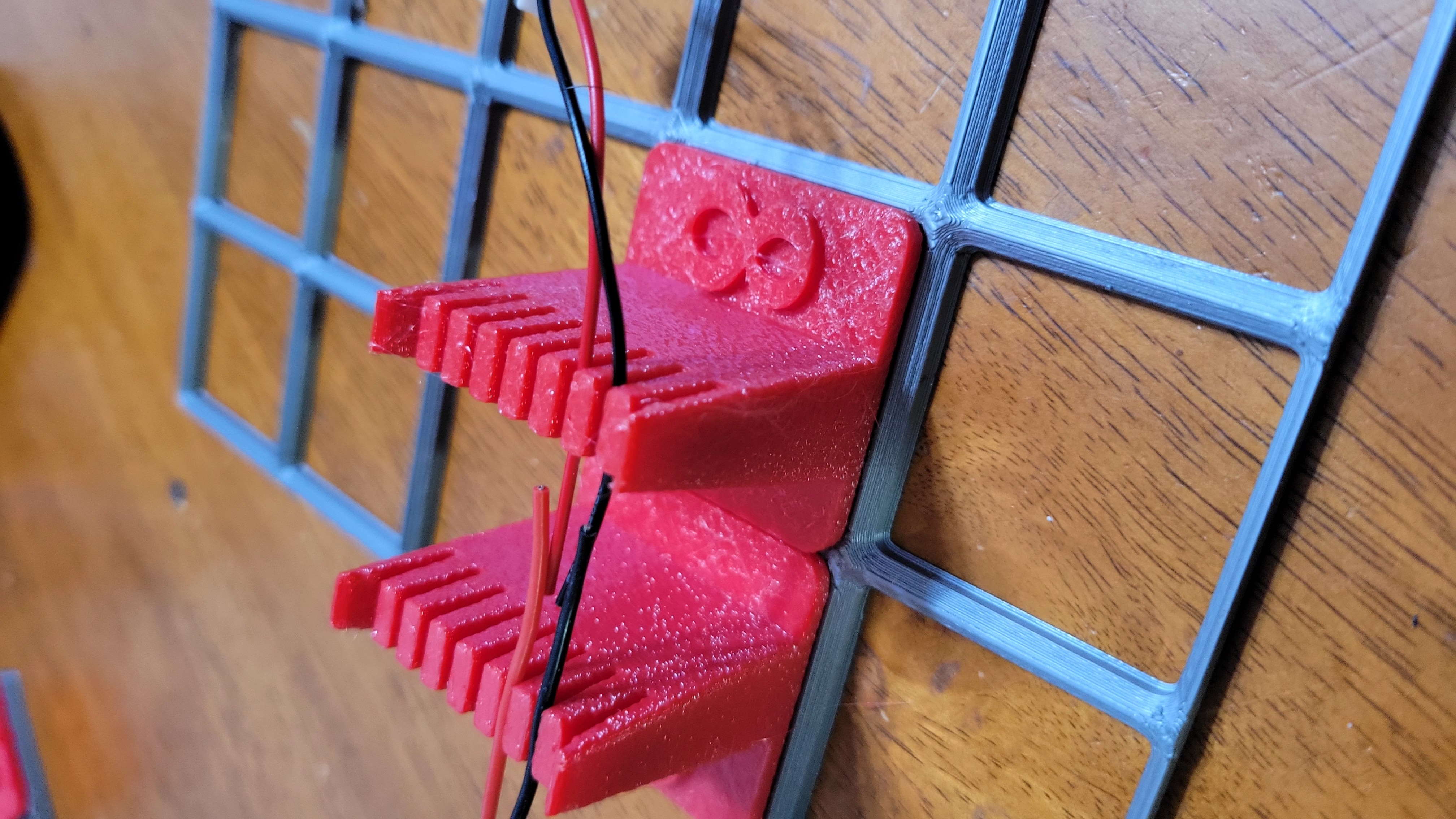#6 and #8 Strand Wire Gridfinity Soldering Jig