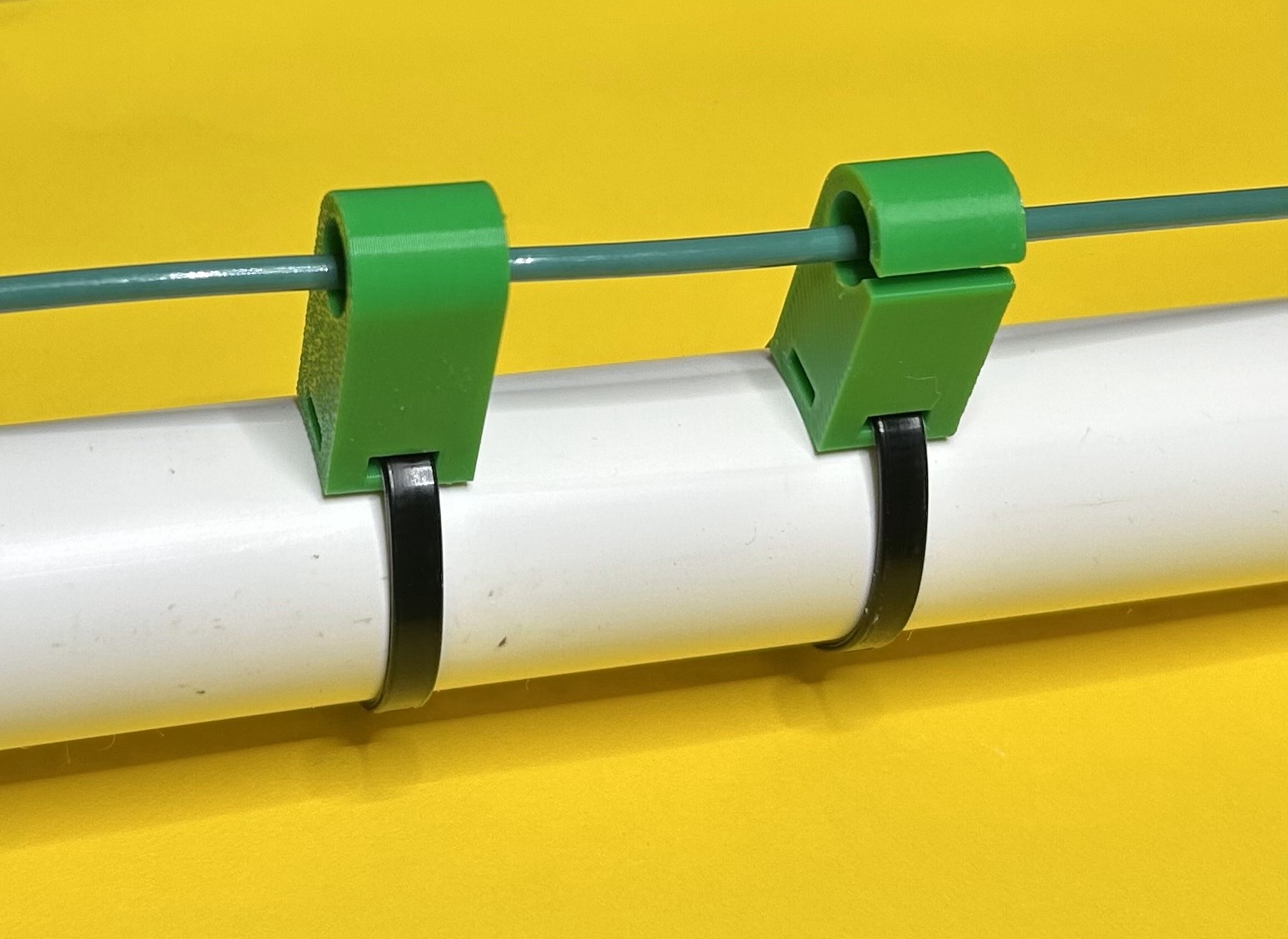 Zip-tie secured wire guide — miniatura 5