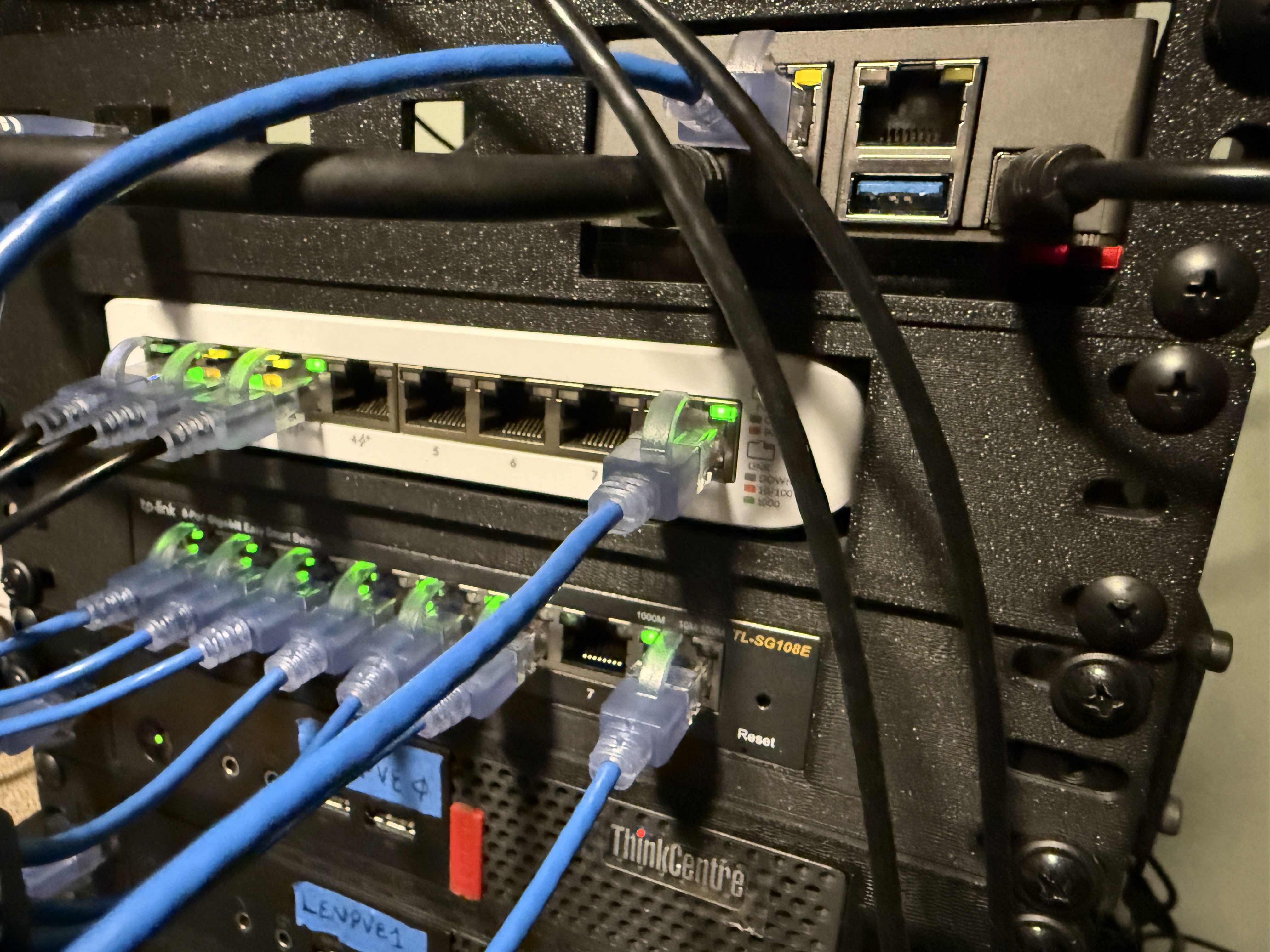 USW-8POE Lite 10 Inch Rackmount
