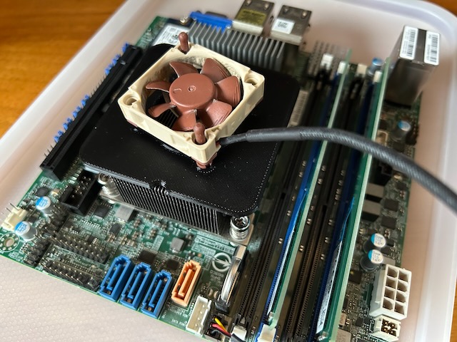 Supermicro M11SDV-8C-LN4F Noctua 40mm Fan Bracket