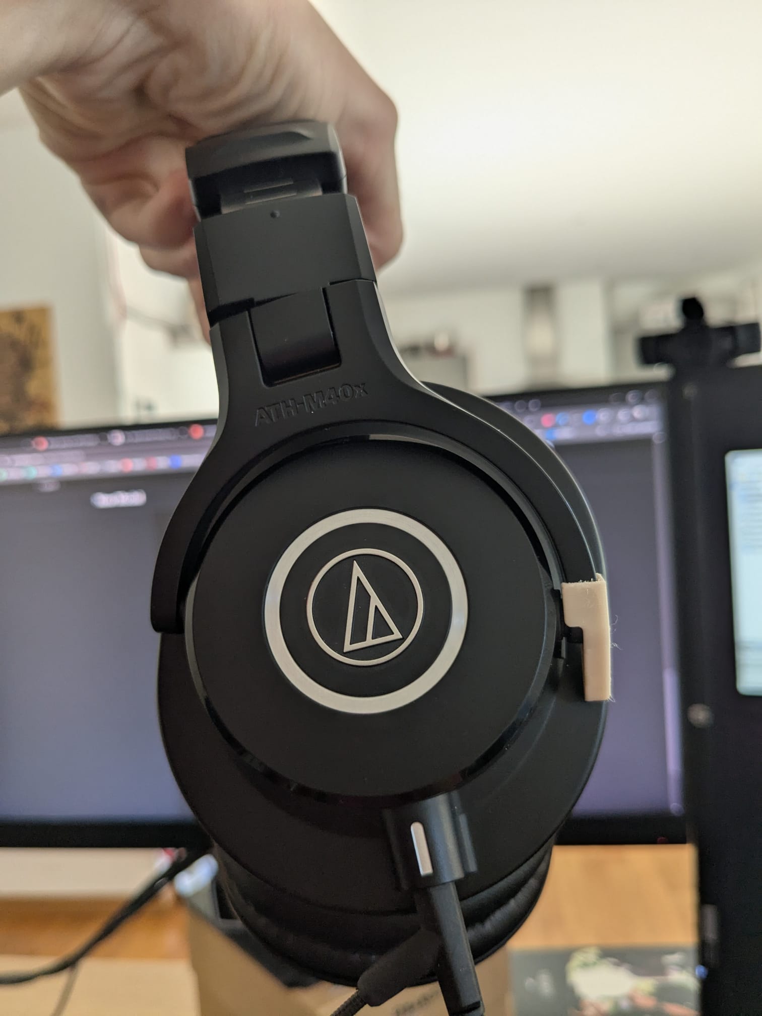 Audio Technica ATH-M40x - earcup hinge range limiter — thumbnail 5