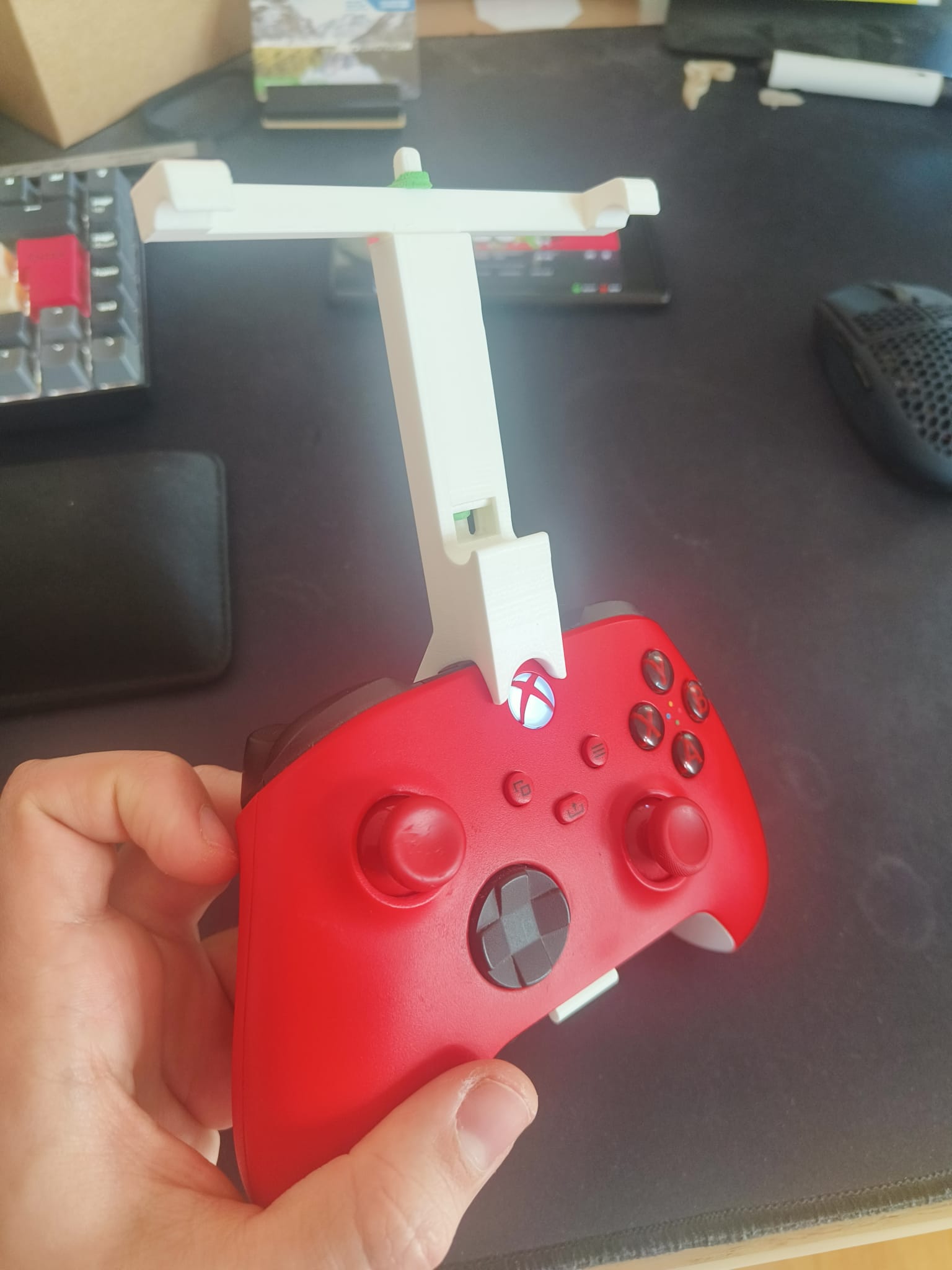 Miniatura 7 do modelo 3D Xbox Controller Phone Holder