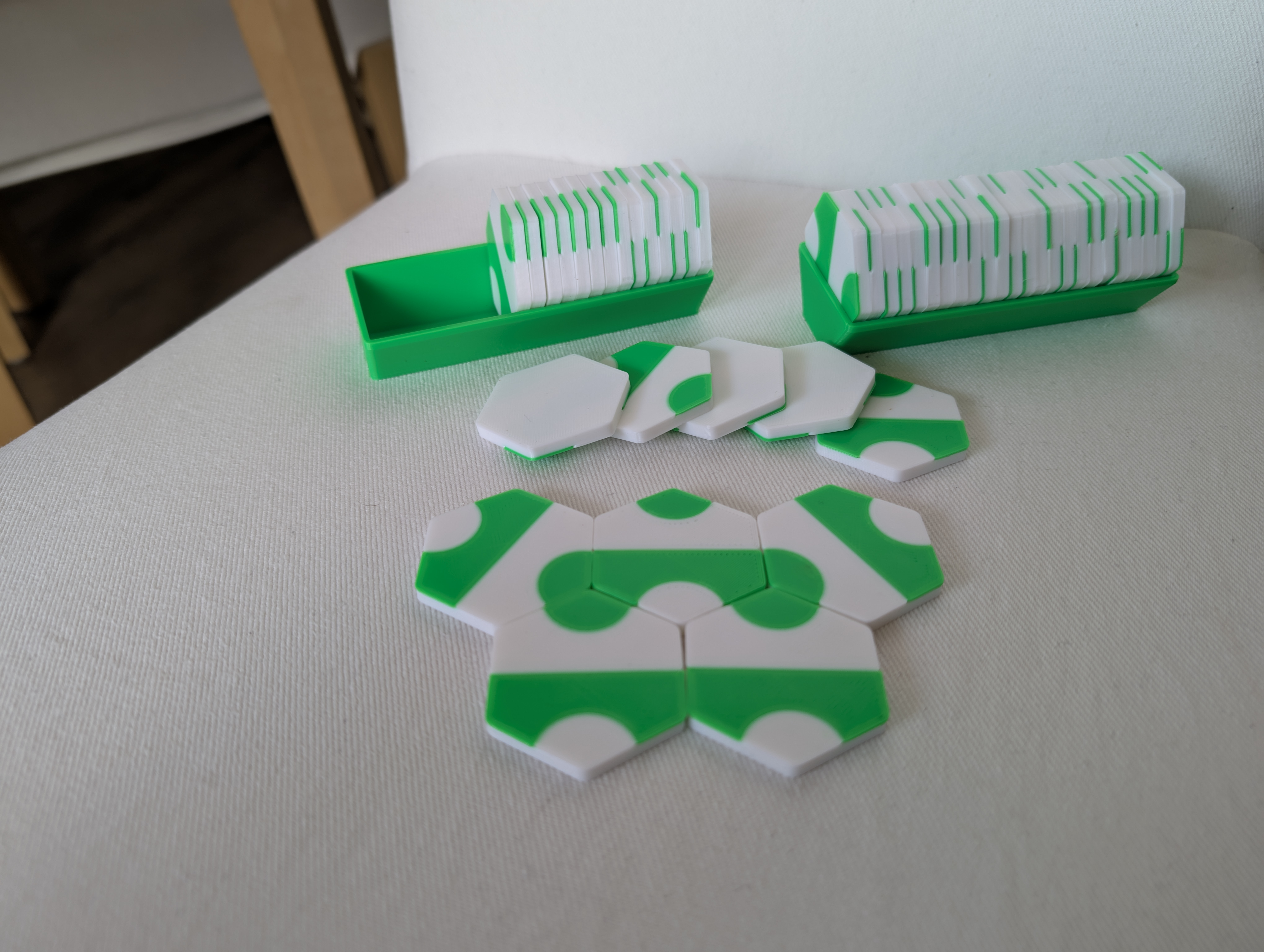 Smooth Palago tiles for Multi-Color-Print with a Tray