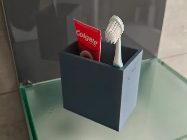 Toothbrush holder
