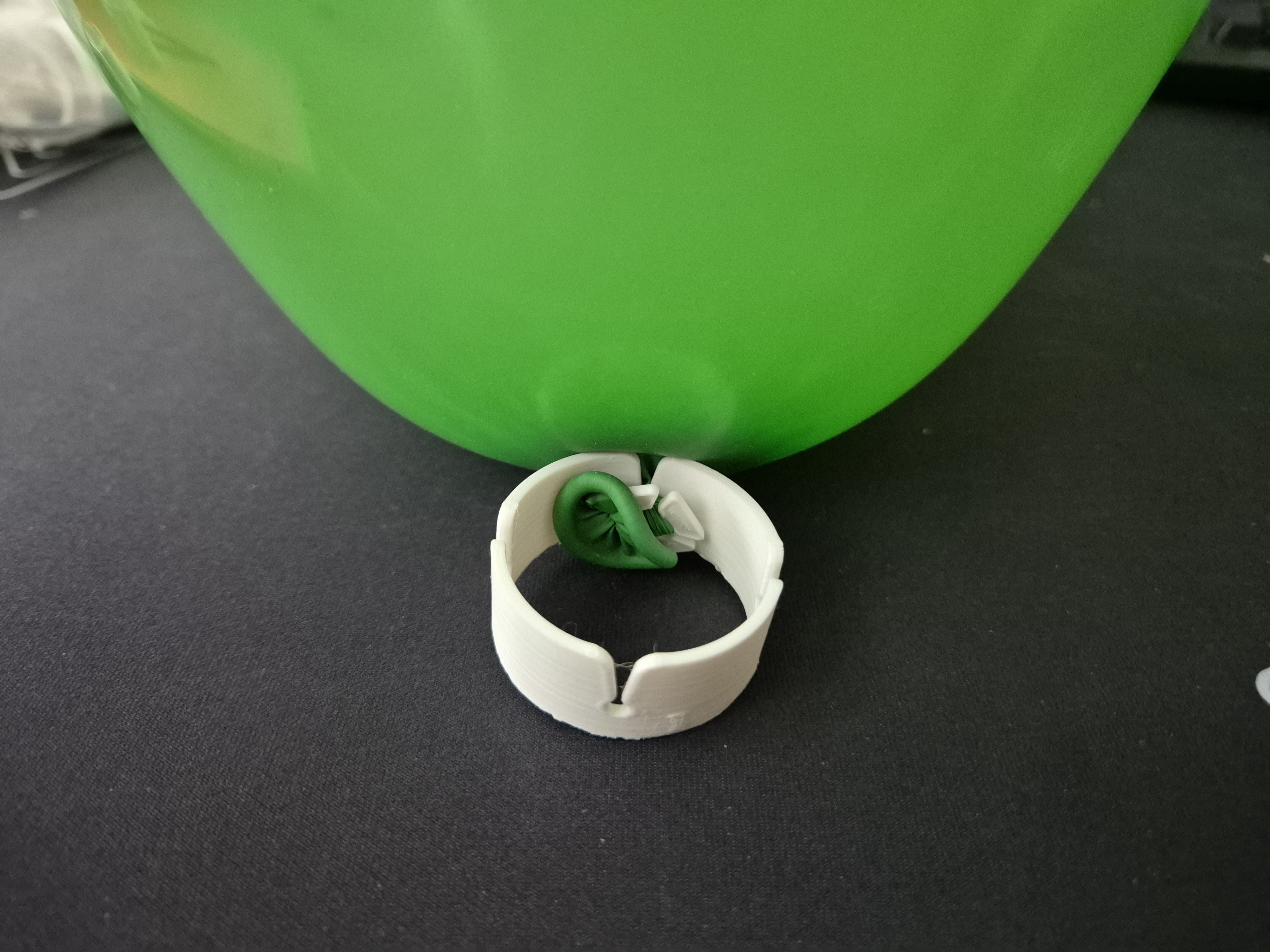 Miniatura 3 do modelo 3D Ghostly Balloon Clip
