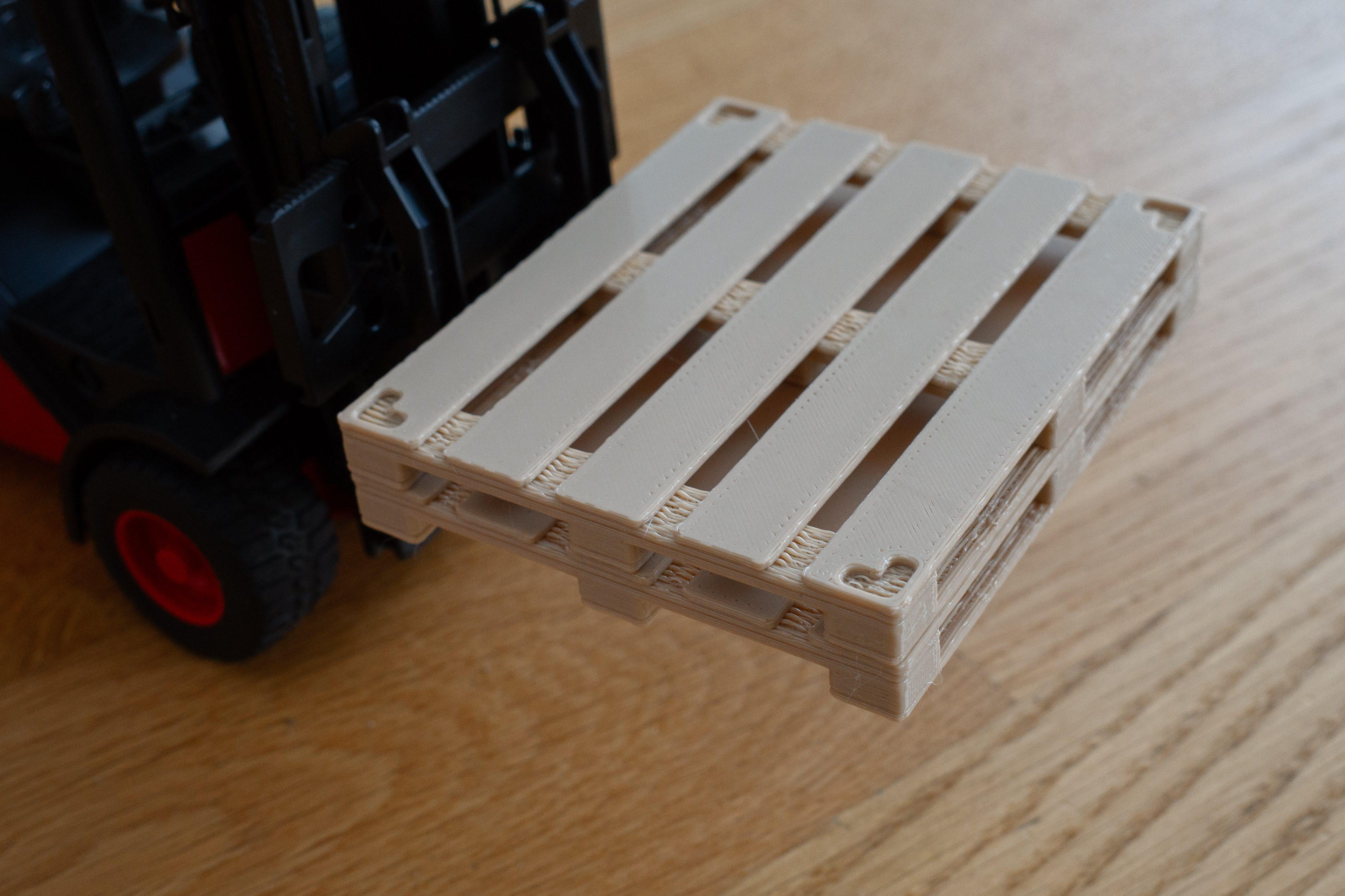Miniatura 2 do modelo 3D Stackable pallet for mini warehouse