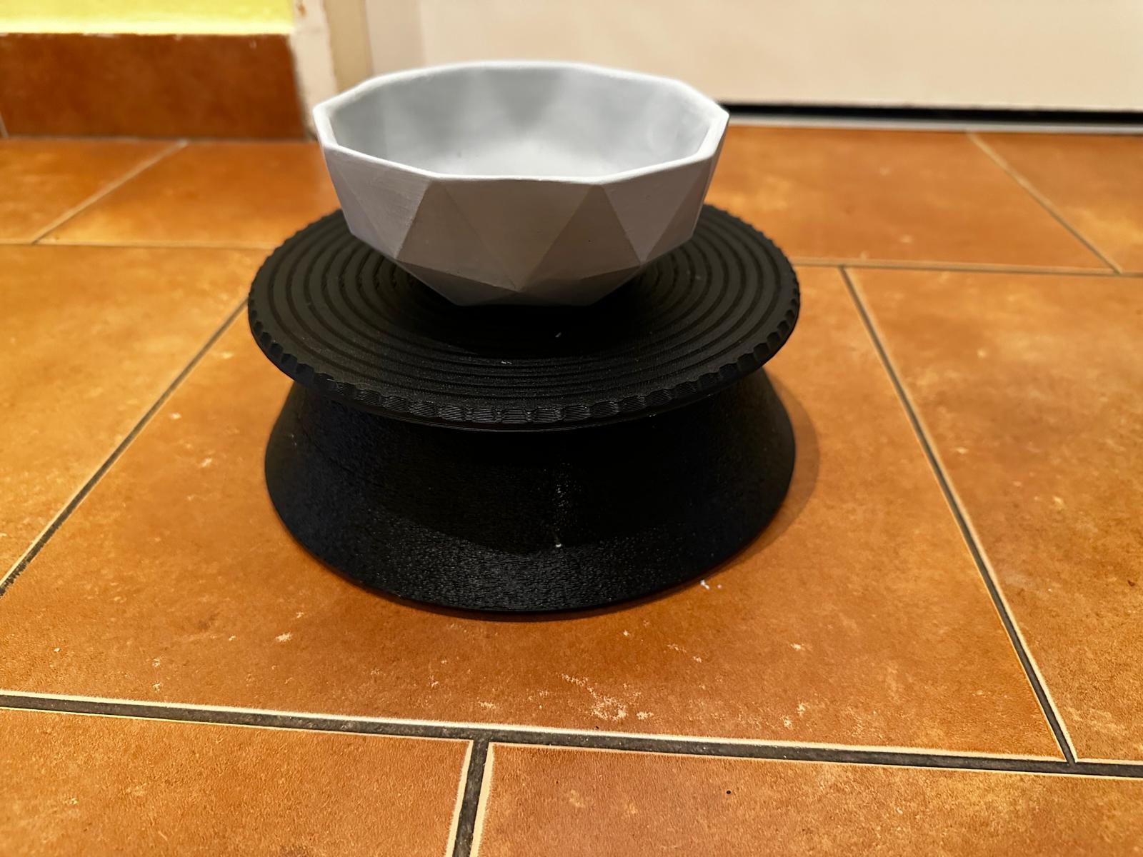 Turning decorative table — miniatura 4