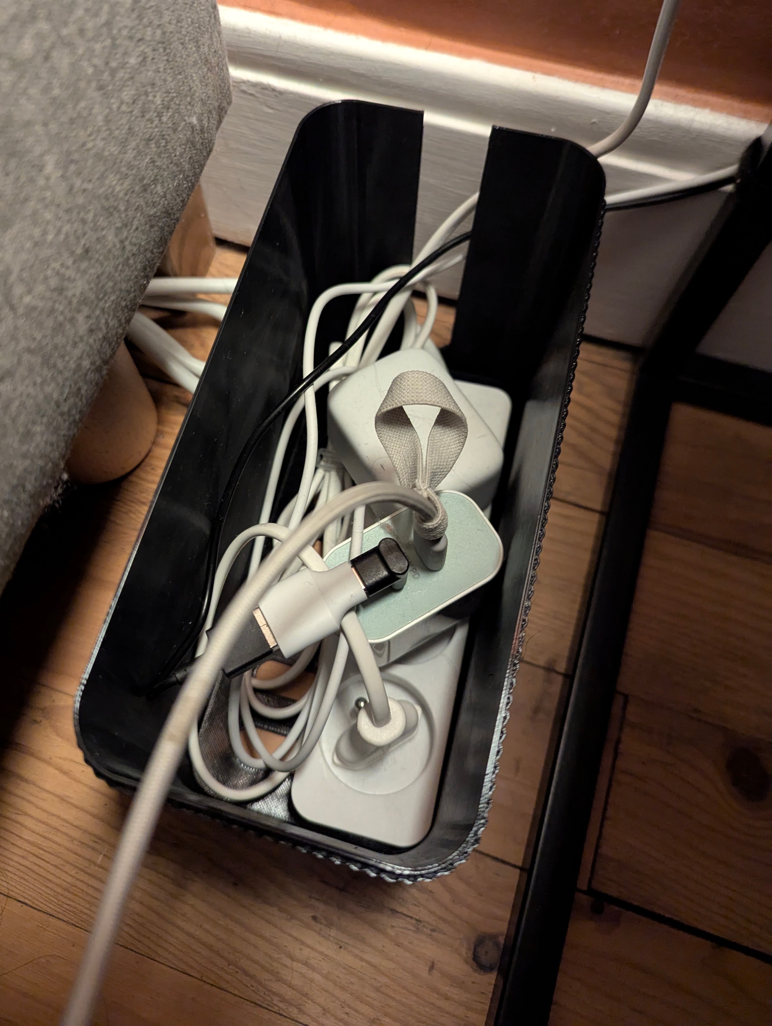 Miniatura 2 do modelo 3D Cable management box (fully parametric)