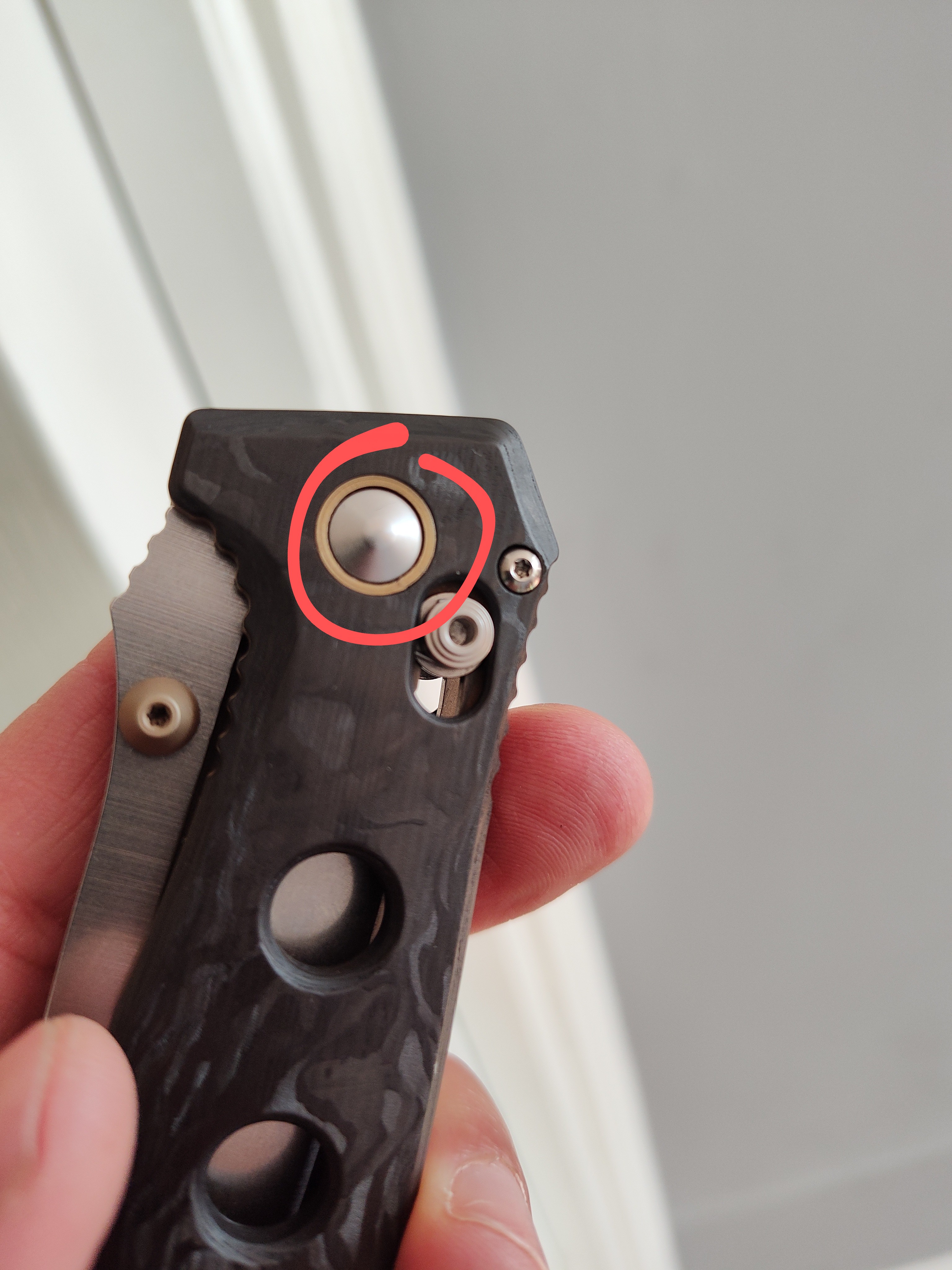 Benchmade Mini Adamas pivot collars