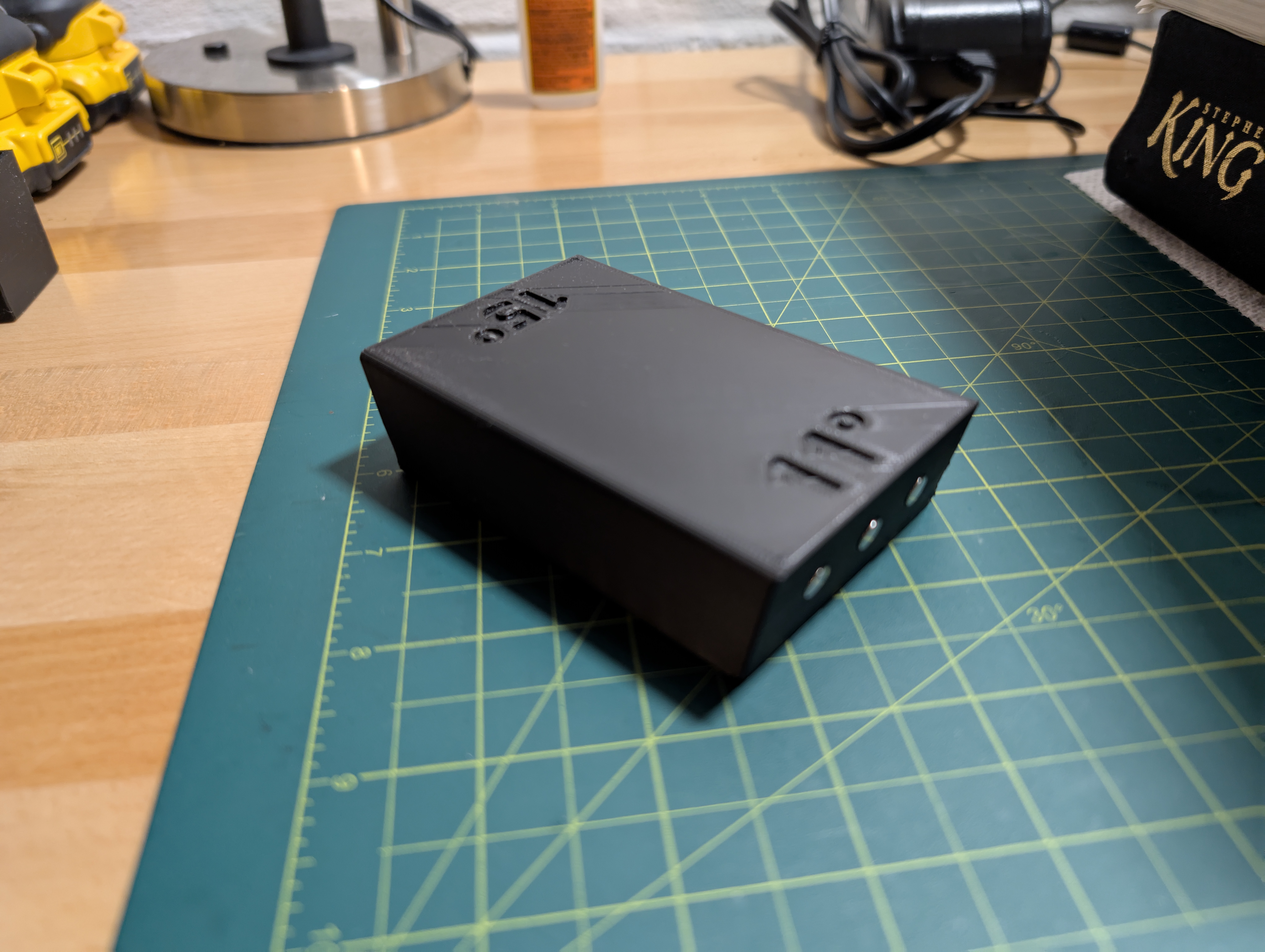 Tumbler Knife Sharpening Block