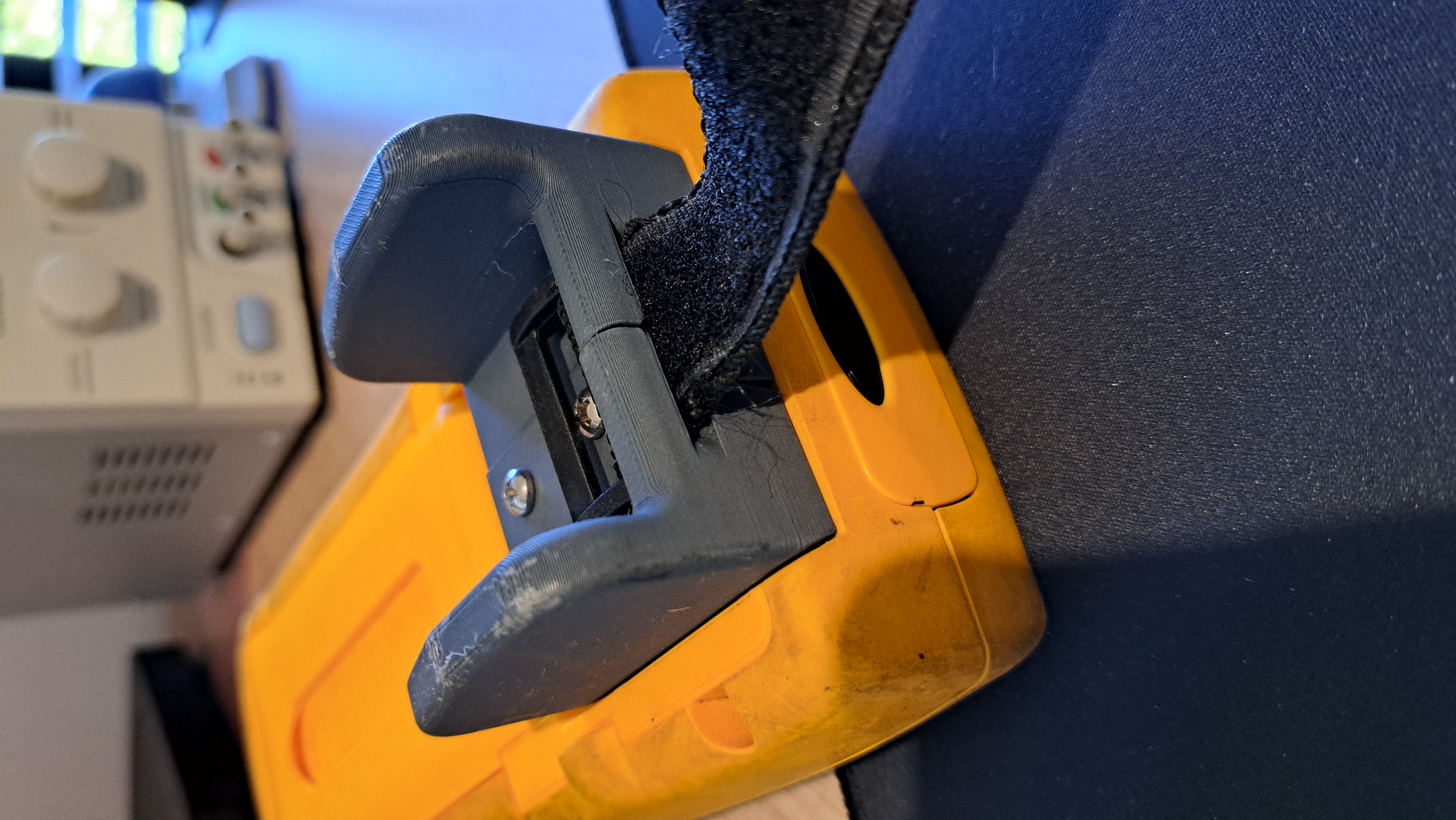 Fluke 789 Magnet Strap Holder/Stand