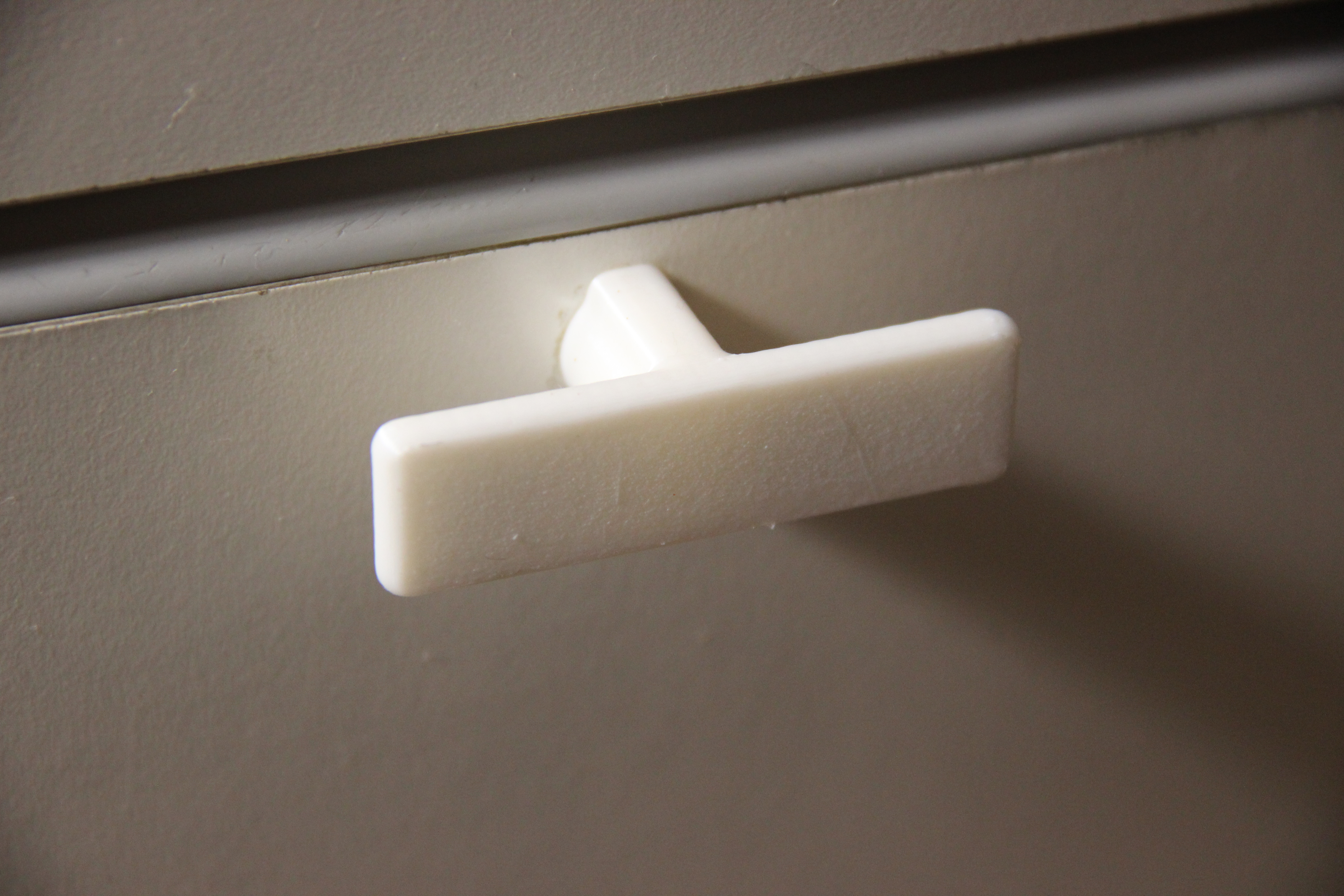 Handle for drawer/door/etc