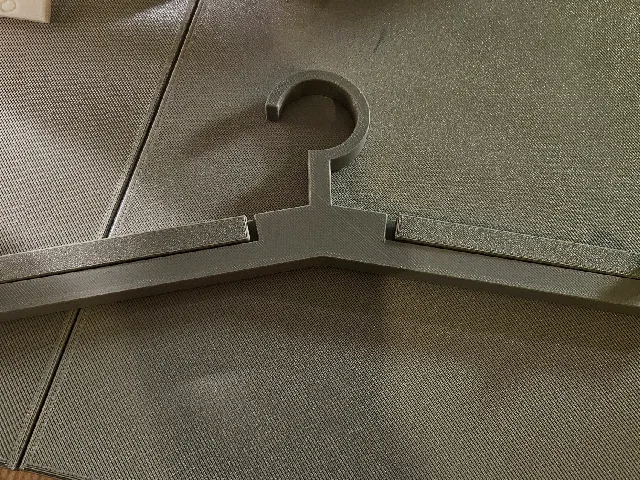 Foldable coat hanger