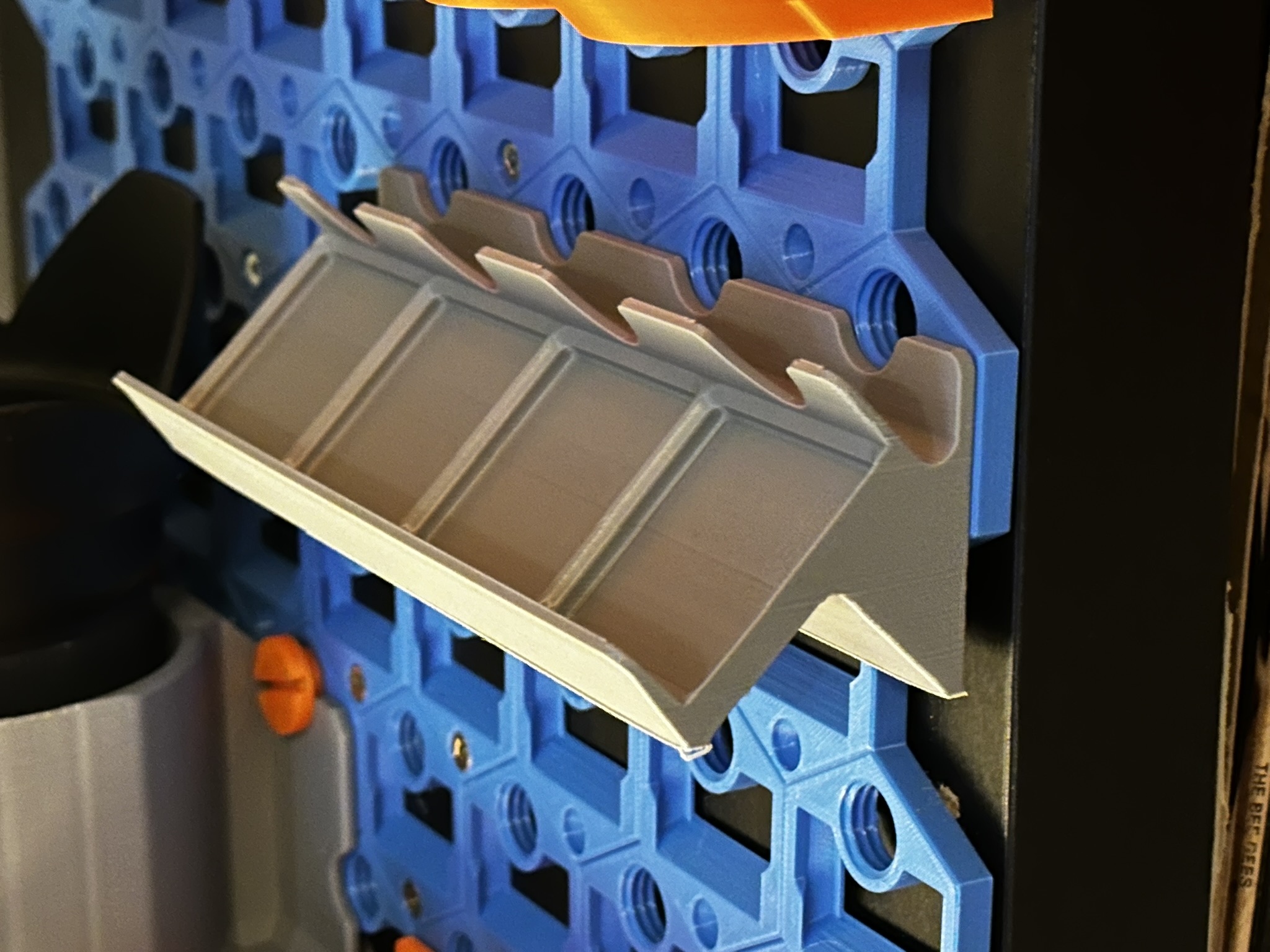 GOEWS 4H Gridfinity Tilted Shelf 45