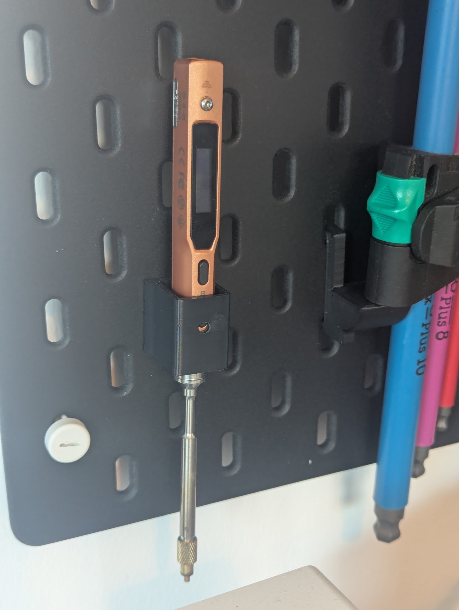 Skadis Pinecil Holder (works with TS100) - remixed for T-Nut Mounting System