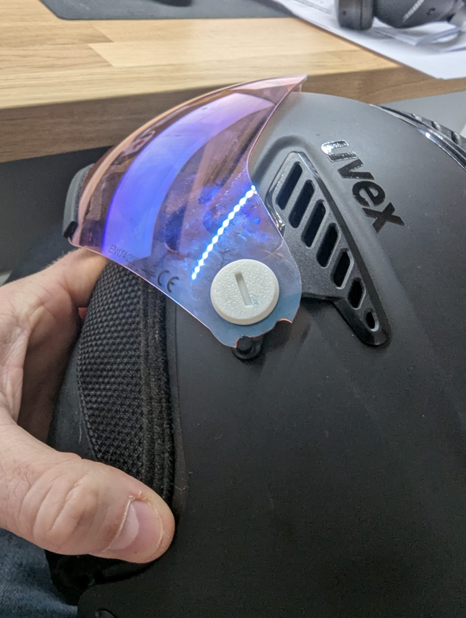 Fixation for the Windshield – Remix for UVEX Ski Helmet