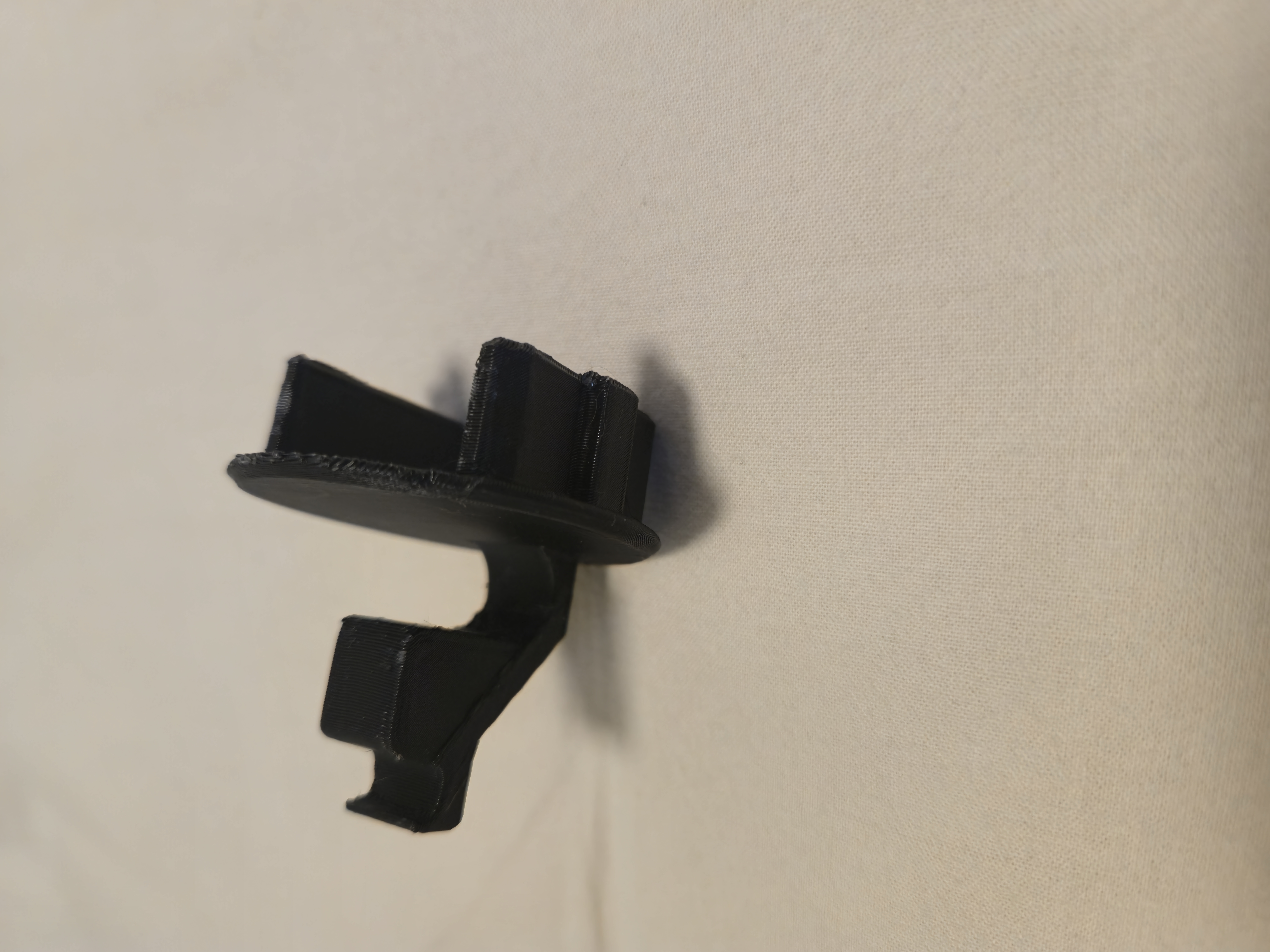 Miniatura 4 do modelo 3D EU Plug Socket Eyeglass Holder