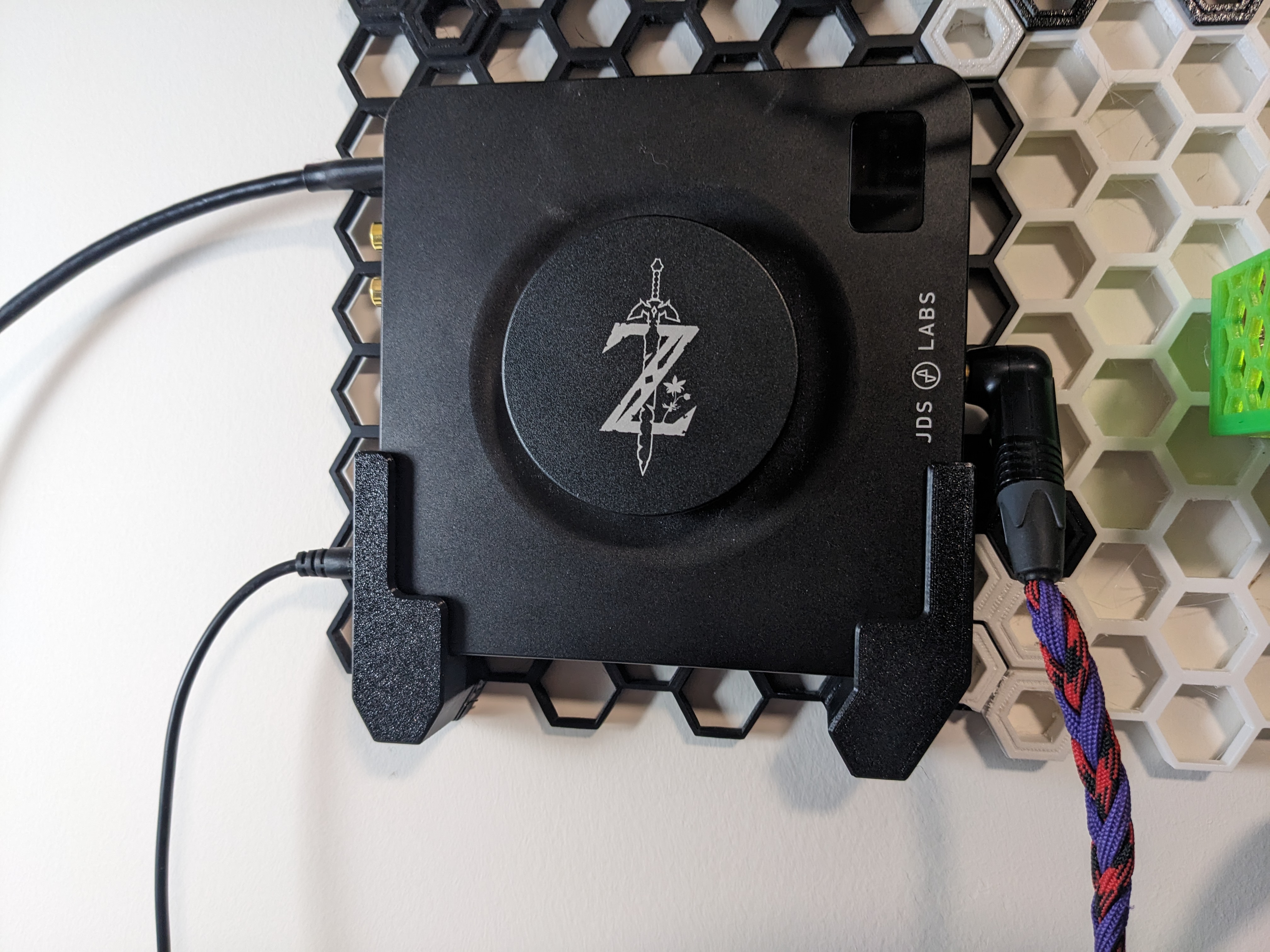 JDS Labs Element mount for Honeycomb Storage Wall