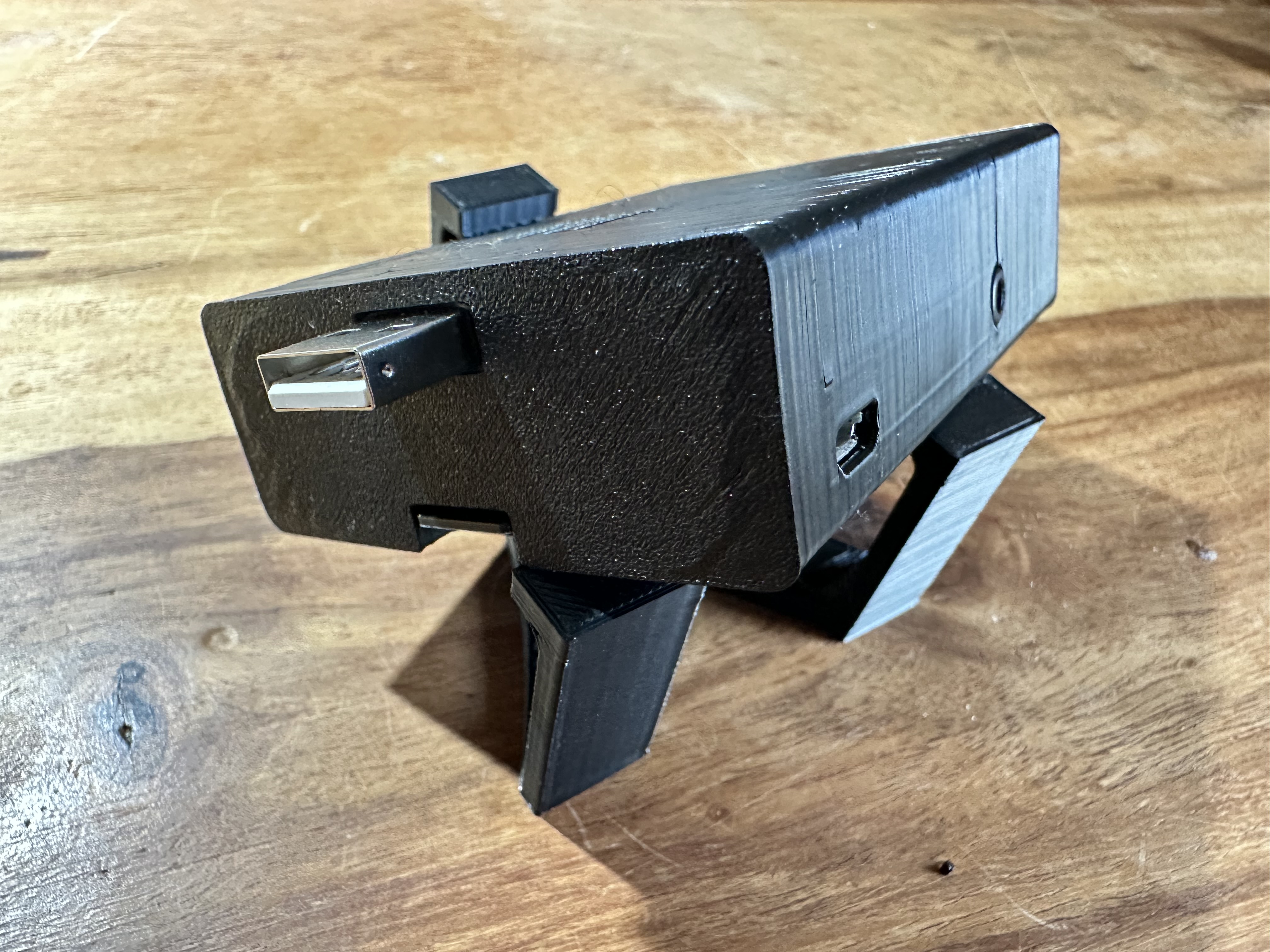Raspberry Pi 3 (B+) / 4 Sleeve Case w/ CP2102 Holder + Wall Mount Bracket (e.g. for Optolink-Switch) 3D model thumbnail
