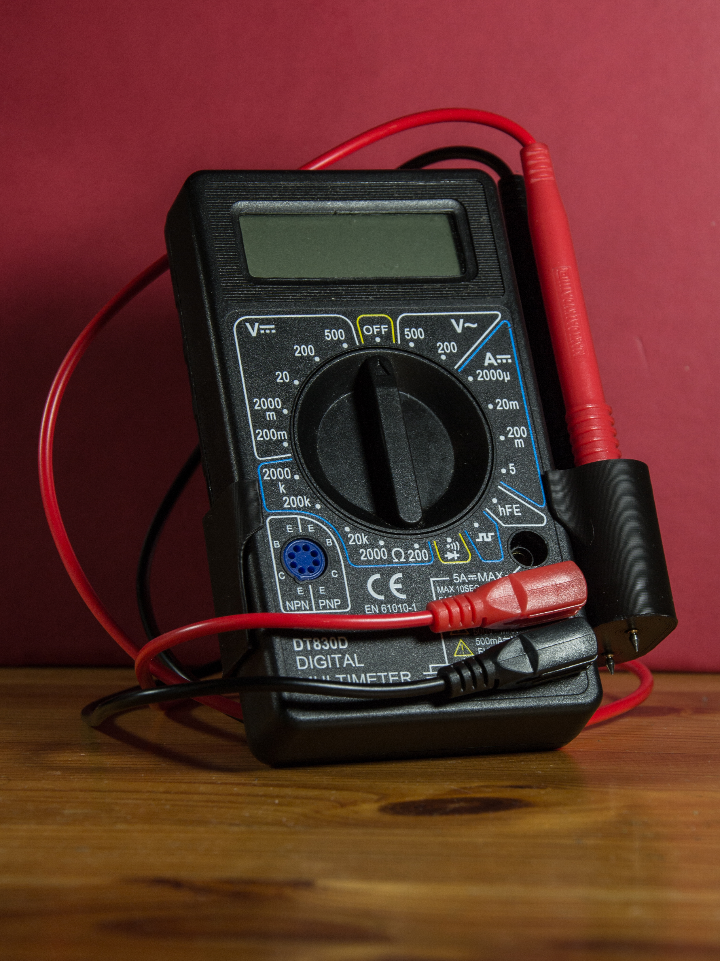 DT830D stand