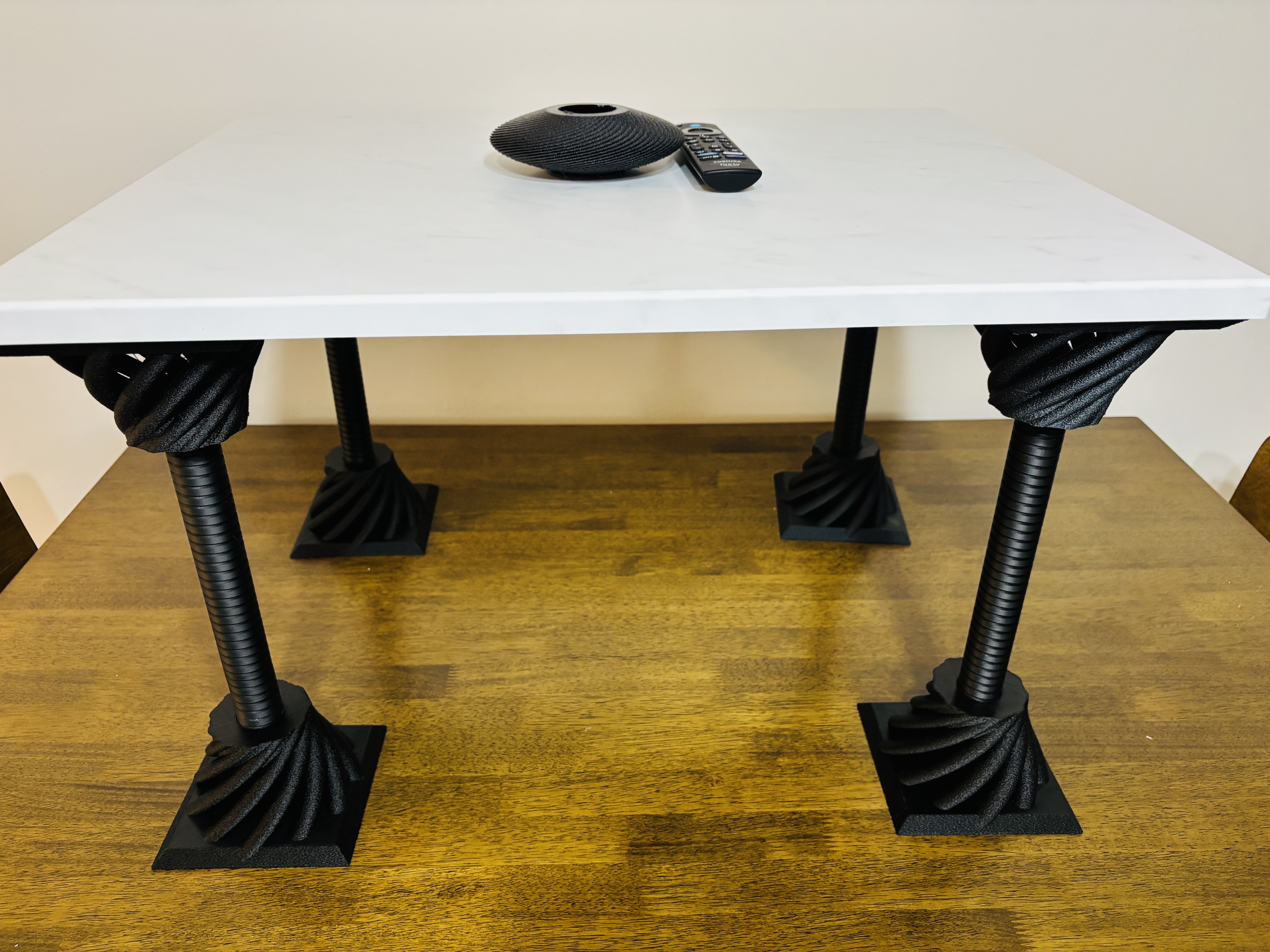 Adjustable 3D-Printed Table – Customizable & Modern Design