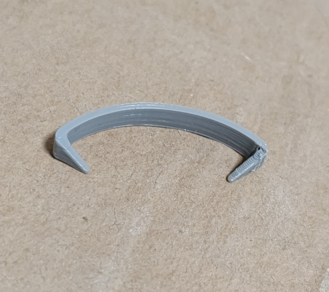 Pipe insulation clips (spony na izolaci trubek)