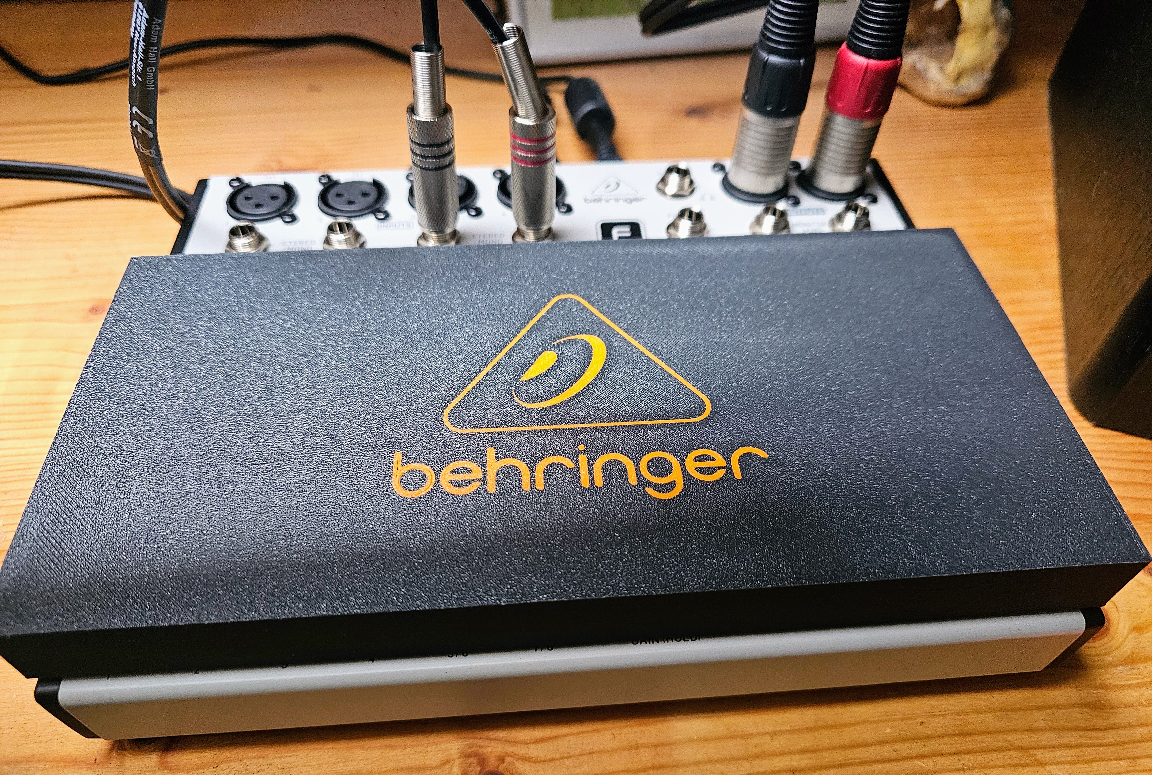 Behringer Flow8 dust cover