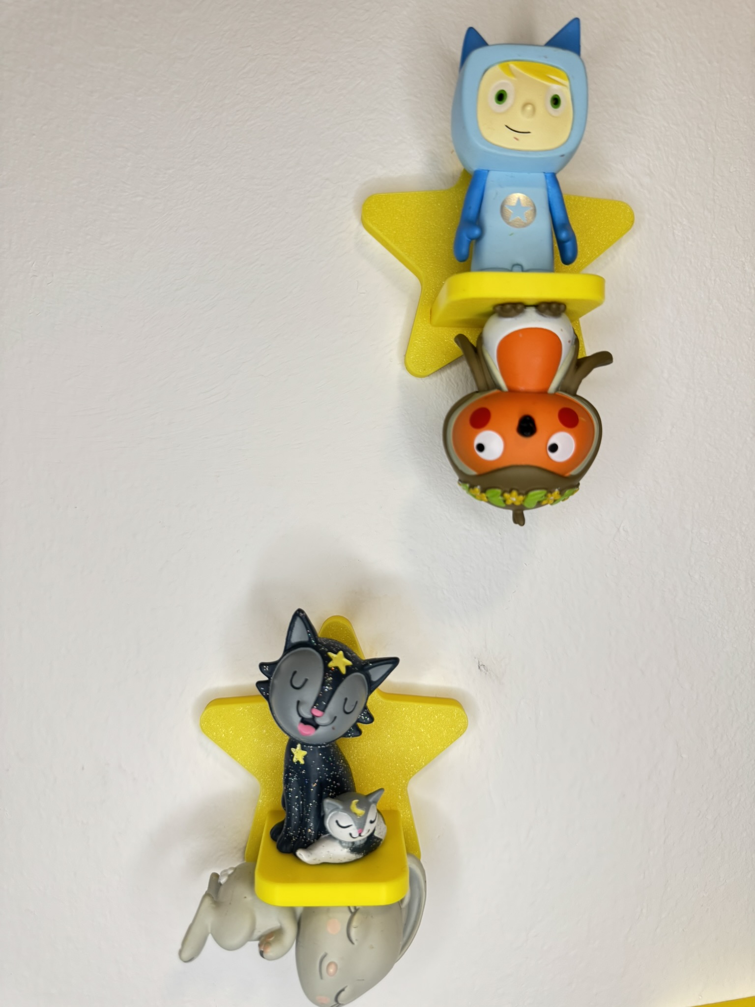 Tonie figures star wall shelf for up to 2 Tonies with glow in the dark effect