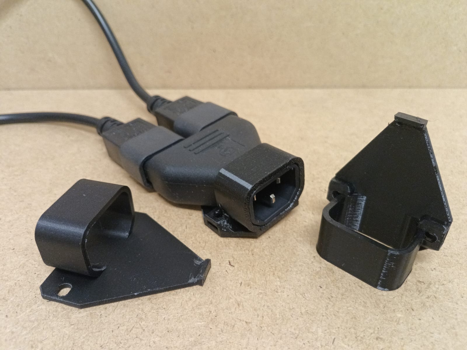 C14 Y-distributor holder
