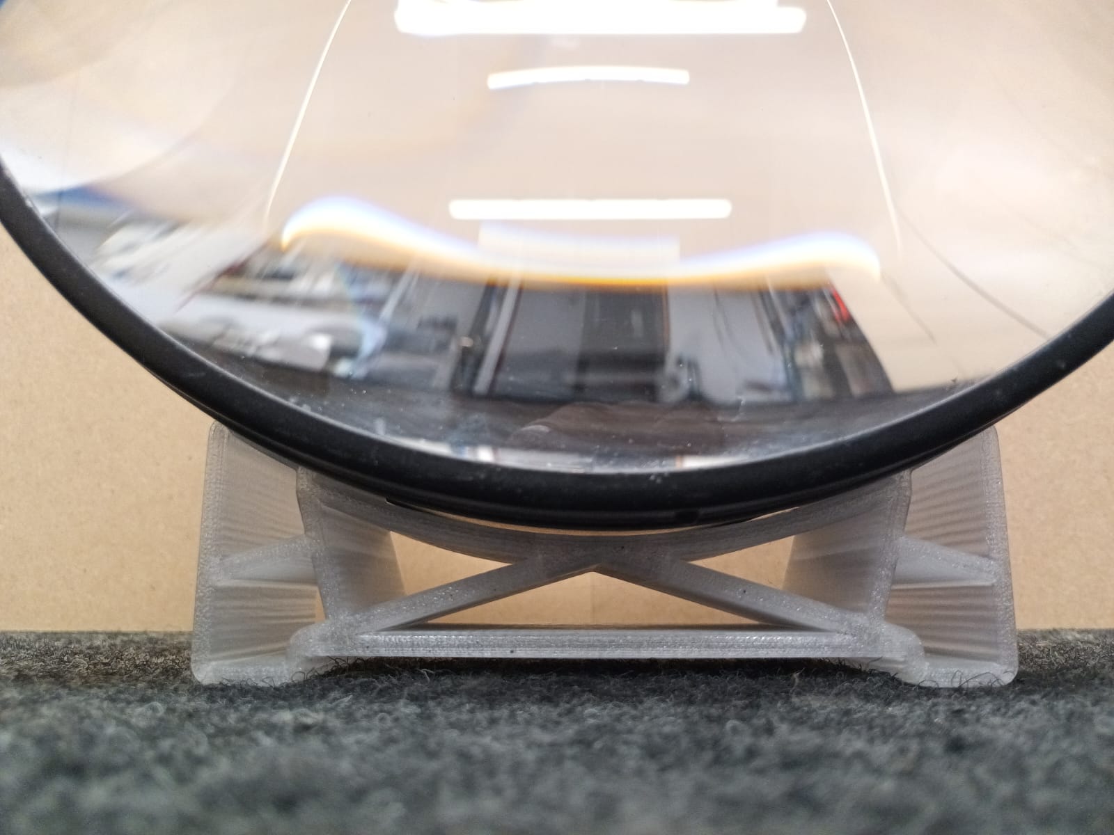 Stand for small condenser lens