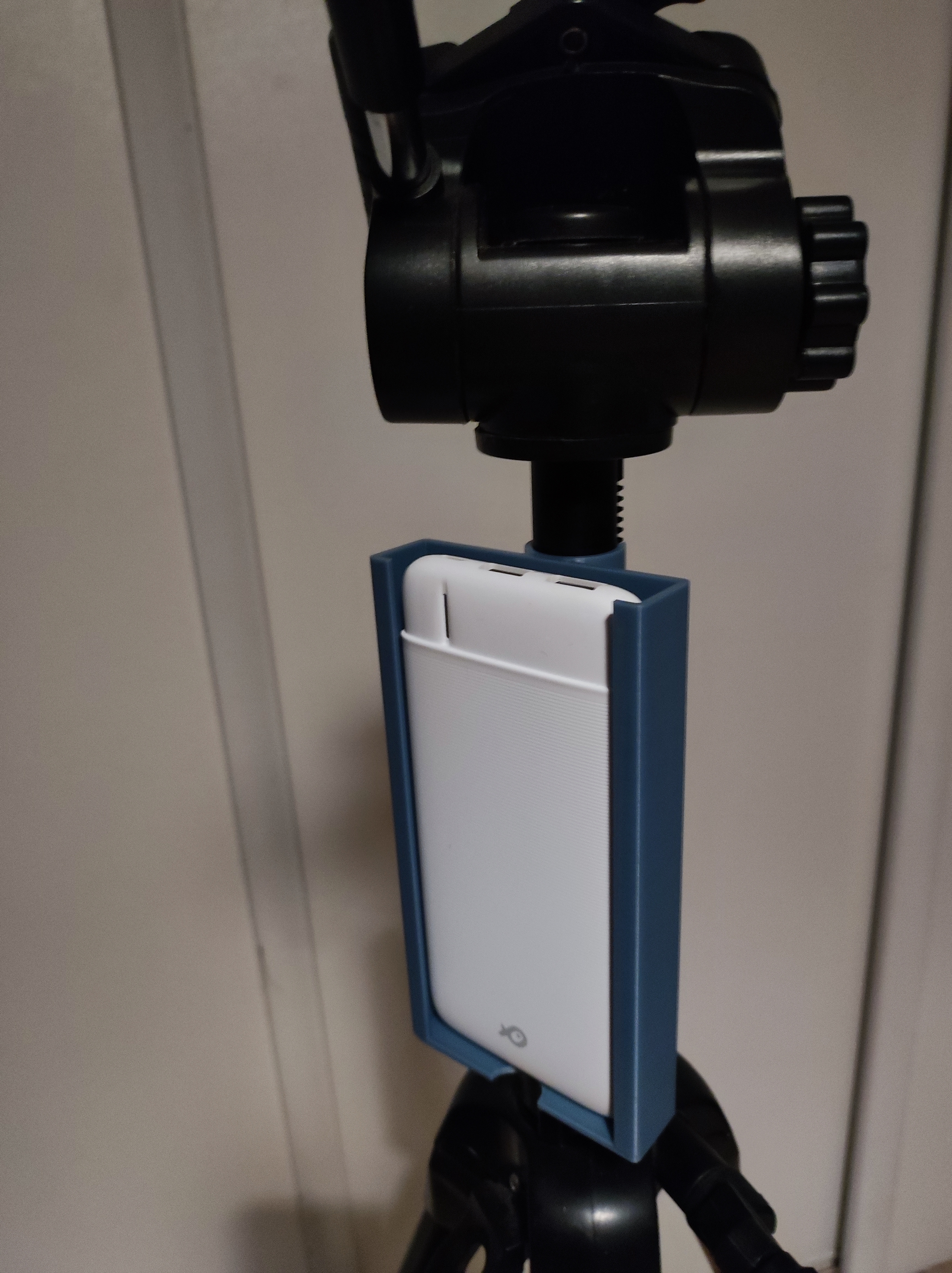 PowerBank Holder for photo tripod (parametric)