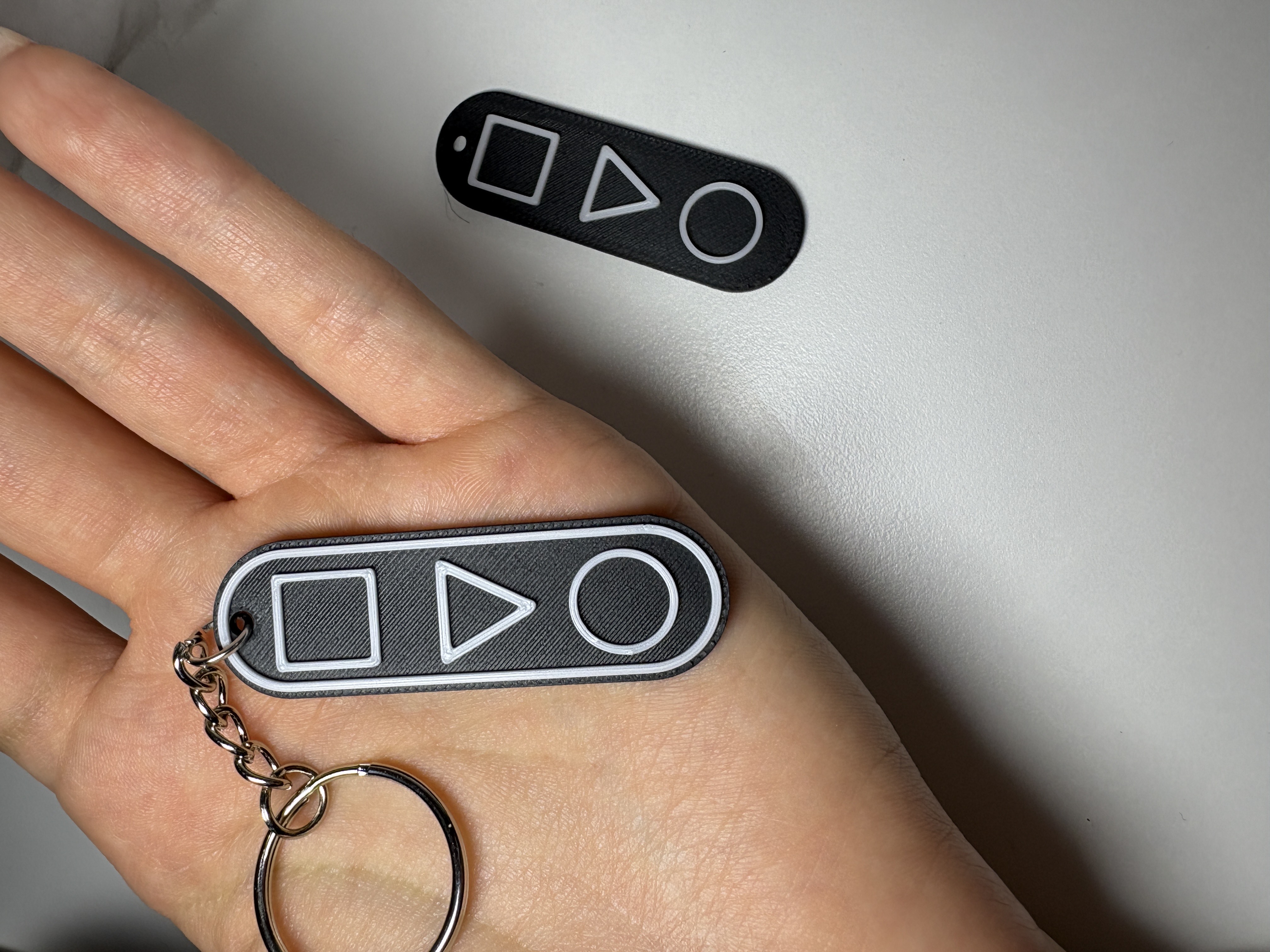 Miniatura 2 do modelo 3D squid game keychain