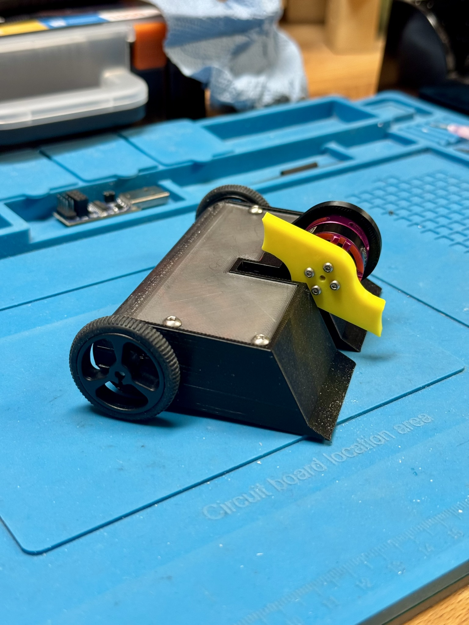 Vertical Spinner Battlebot - Antweight (150 g)