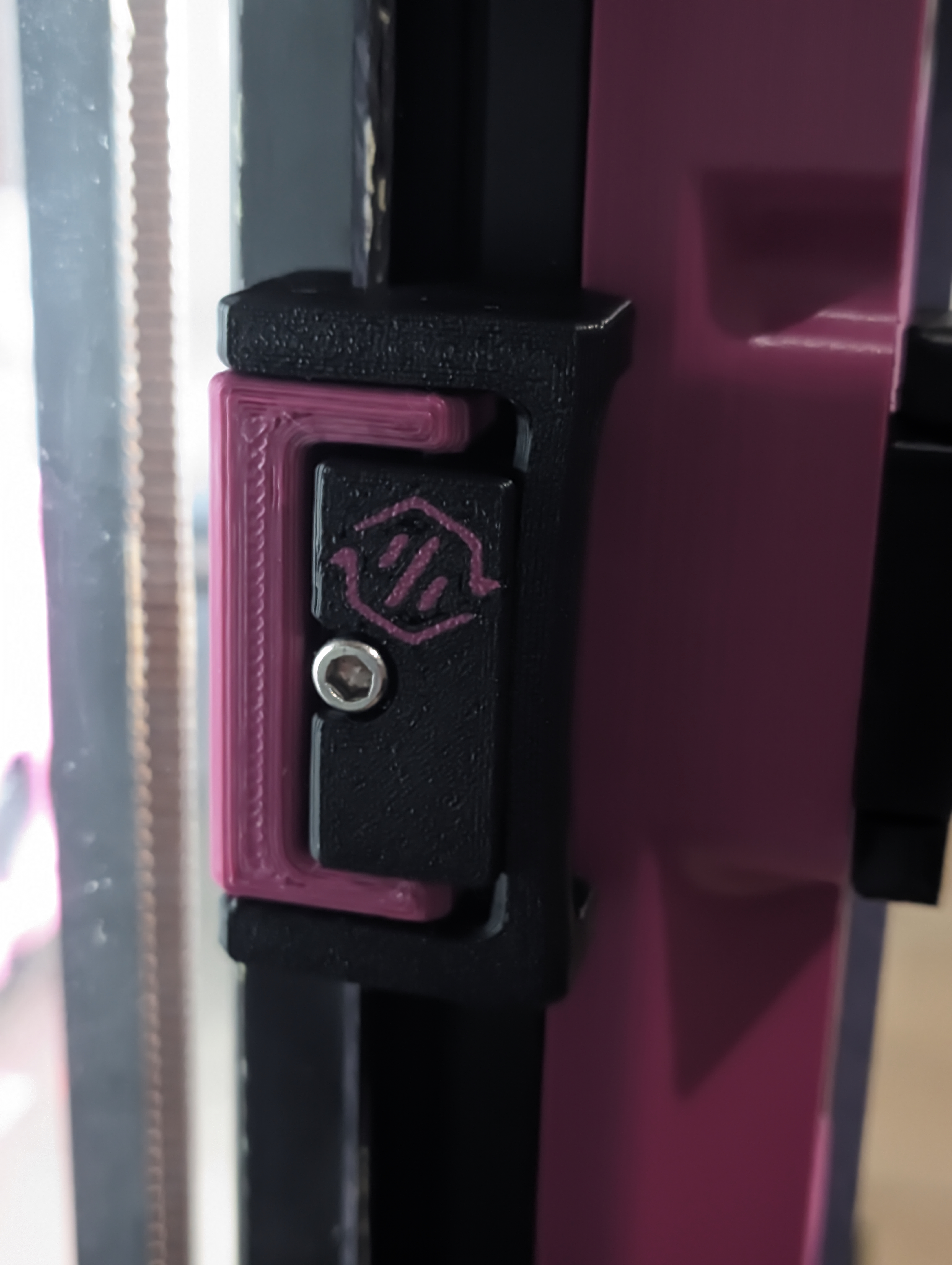 Voron 2.4 Filament Latch (Stealthchanger Logo)