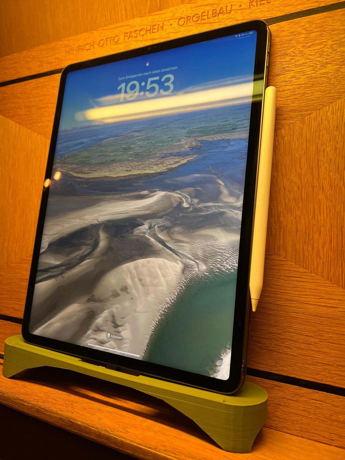 Miniatura 2 do modelo 3D Tablet Riser