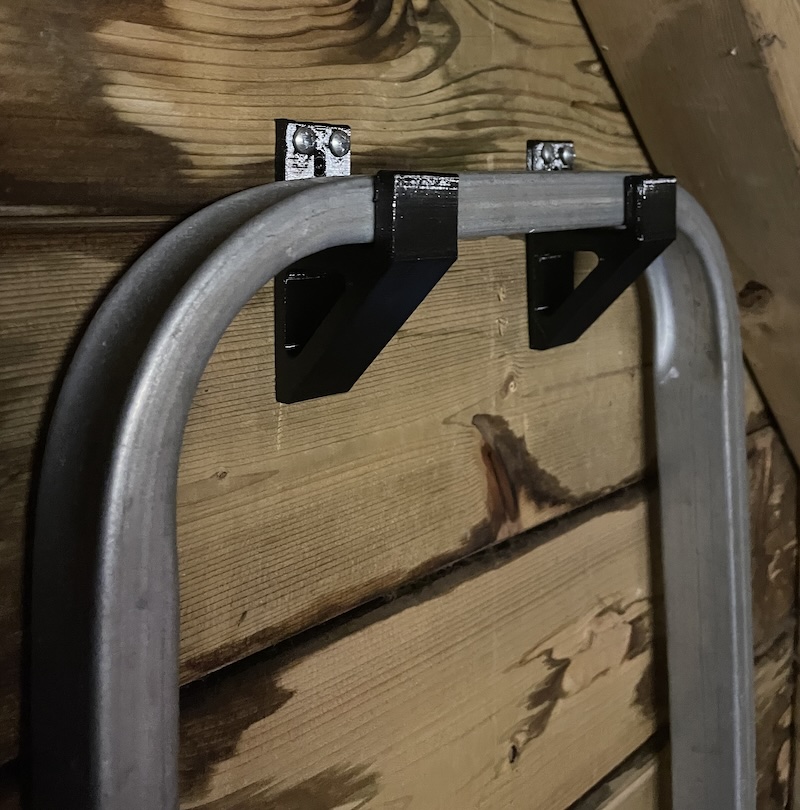 Ladder hanger hook