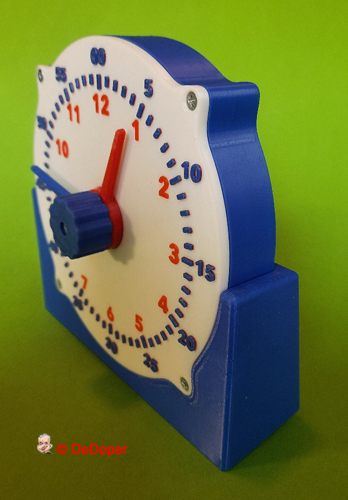 Miniatura 2 do modelo 3D Stand for teaching clock