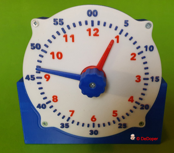 Miniatura 3 do modelo 3D Stand for teaching clock