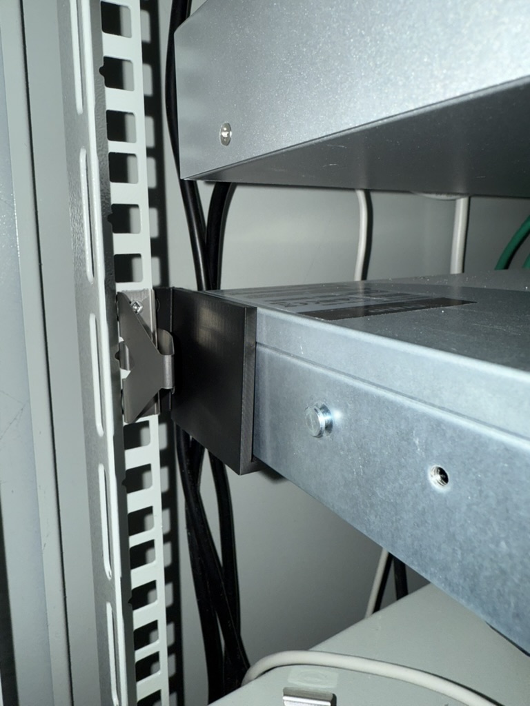 QNAP TL-R400S Anti Sag Bracket