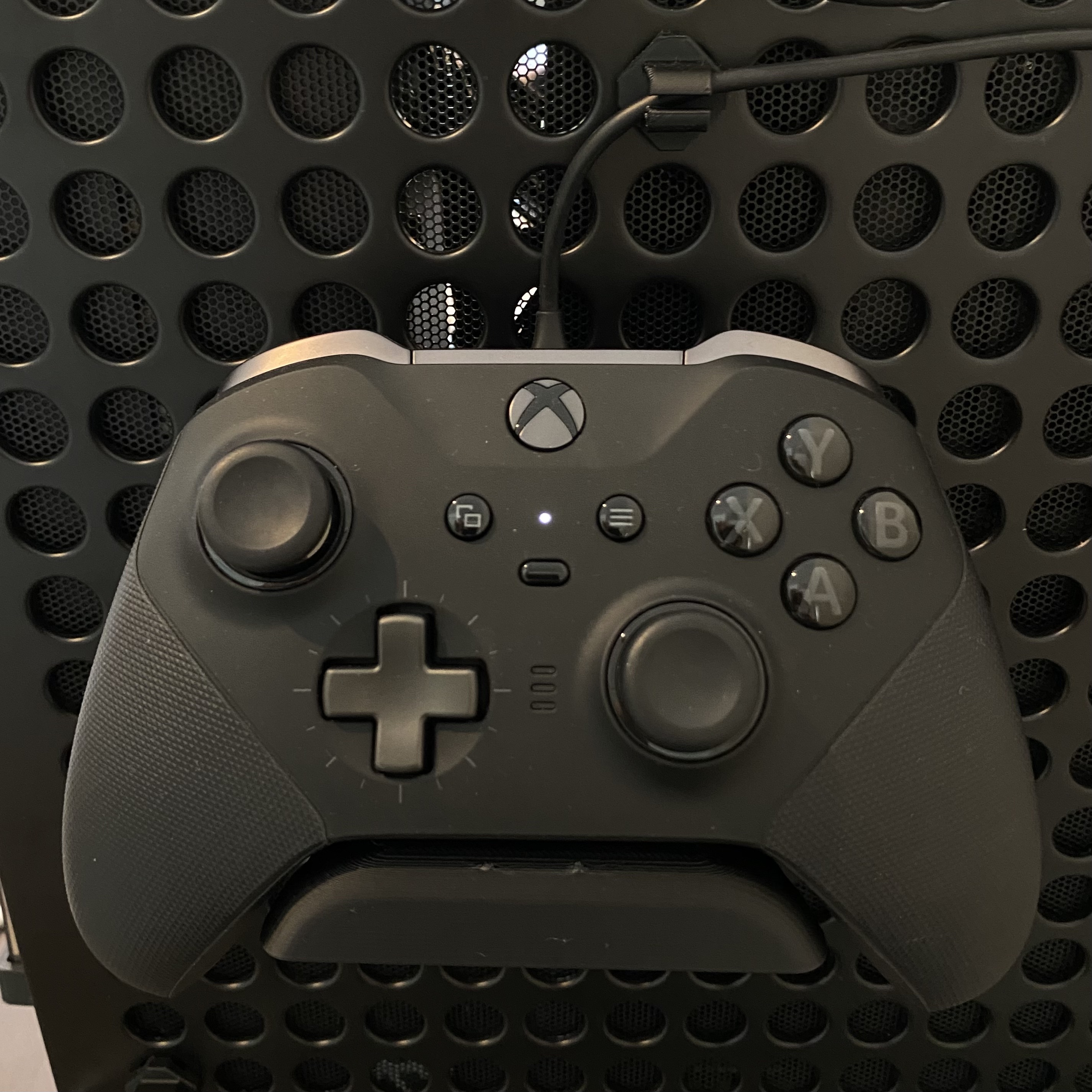 Qube 500 Xbox Elite Controller Dock Mount
