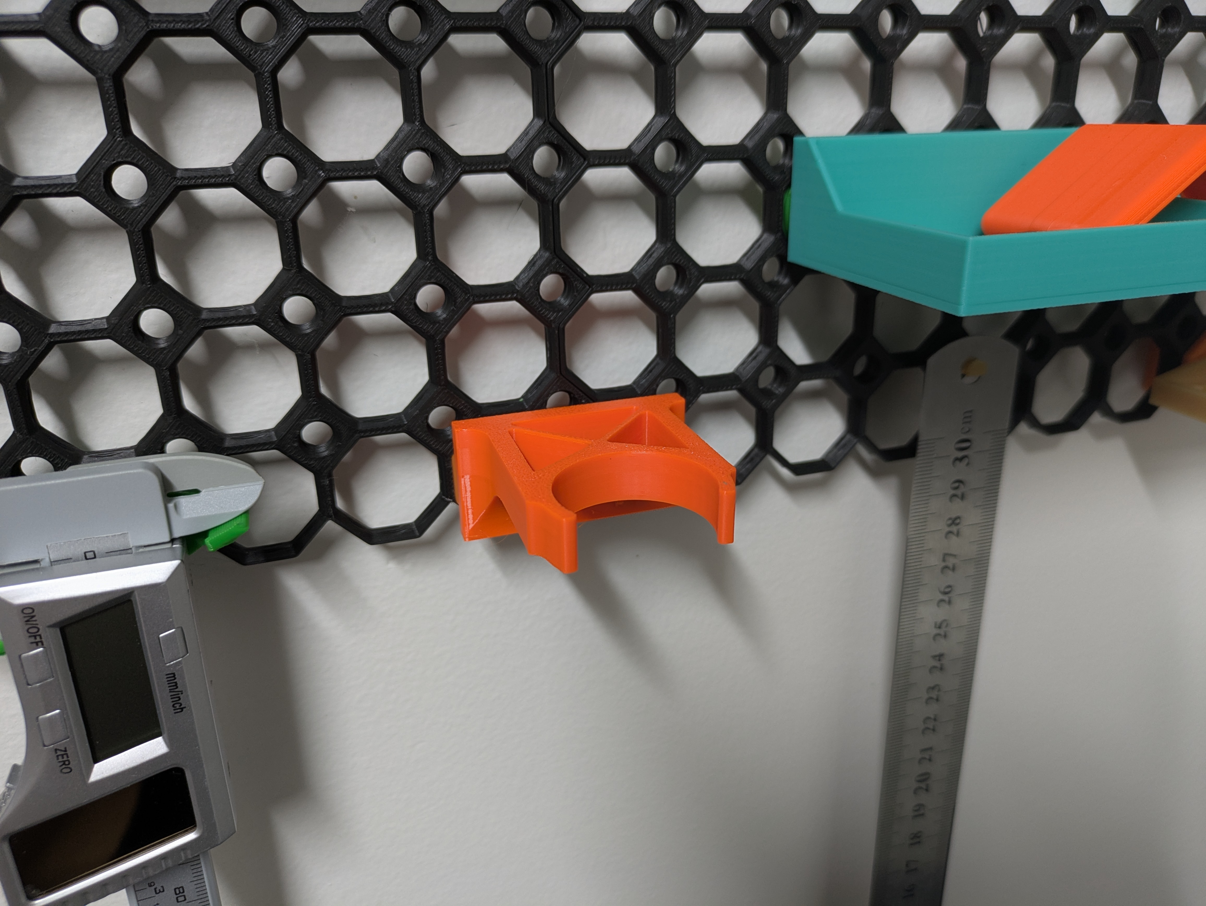 Multiboard holder for High Voltage Multimeter probe