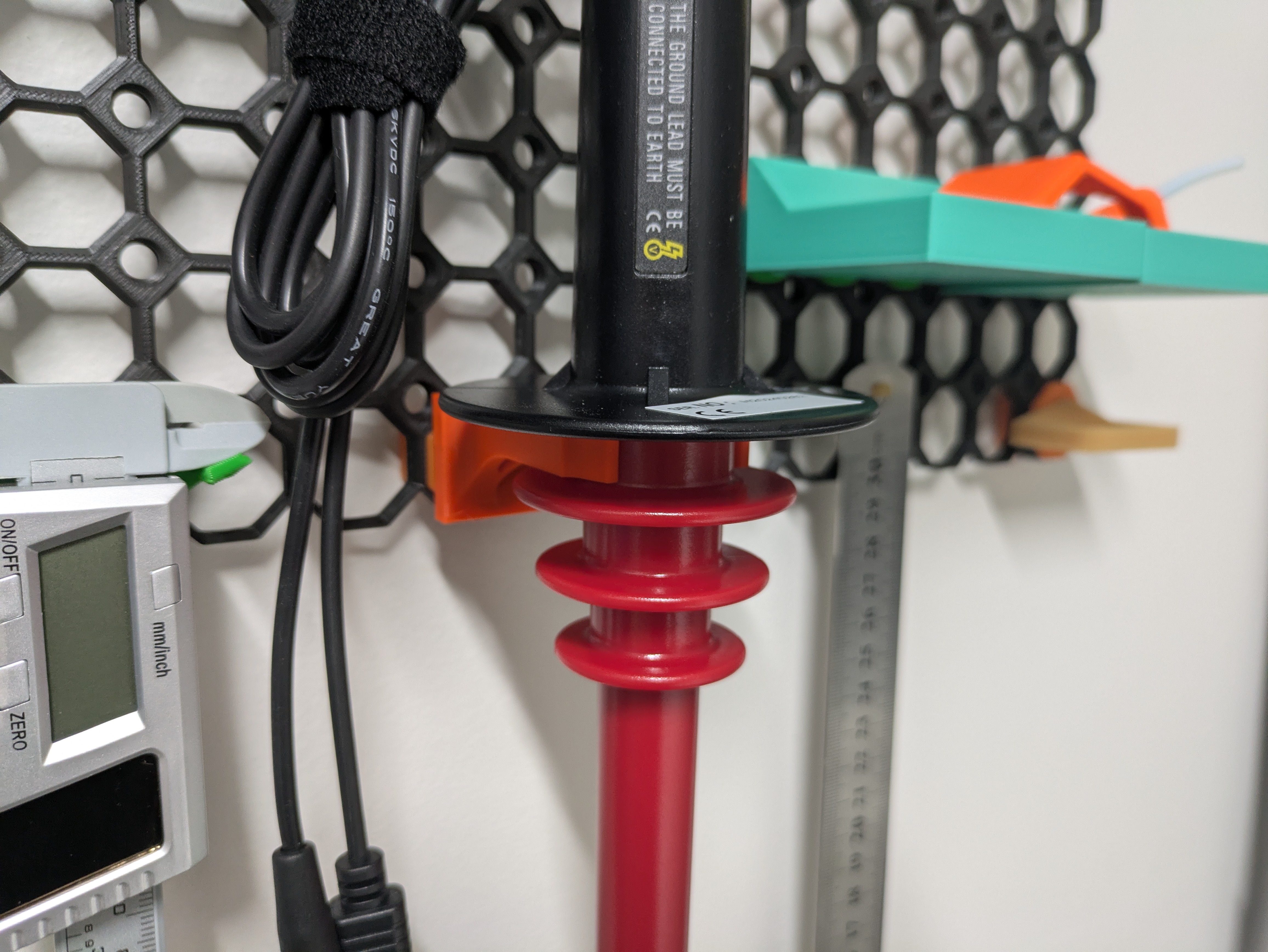 Multiboard holder for High Voltage Multimeter probe — thumbnail 2