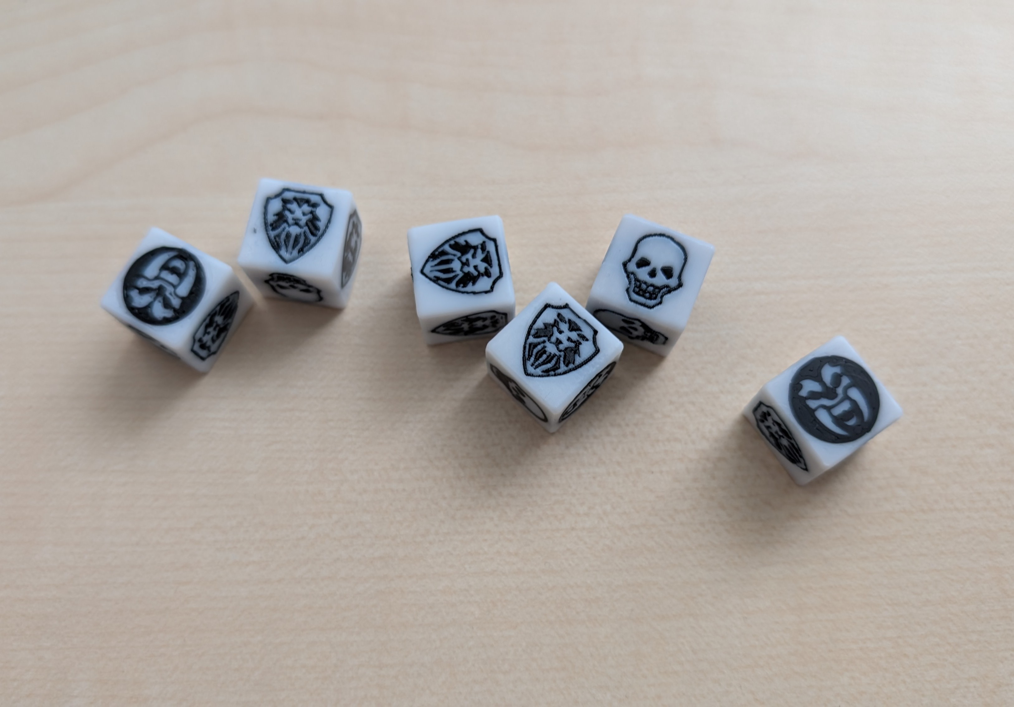 HeroQuest Combat Dice (16mm) with 2021 faces - MMU version