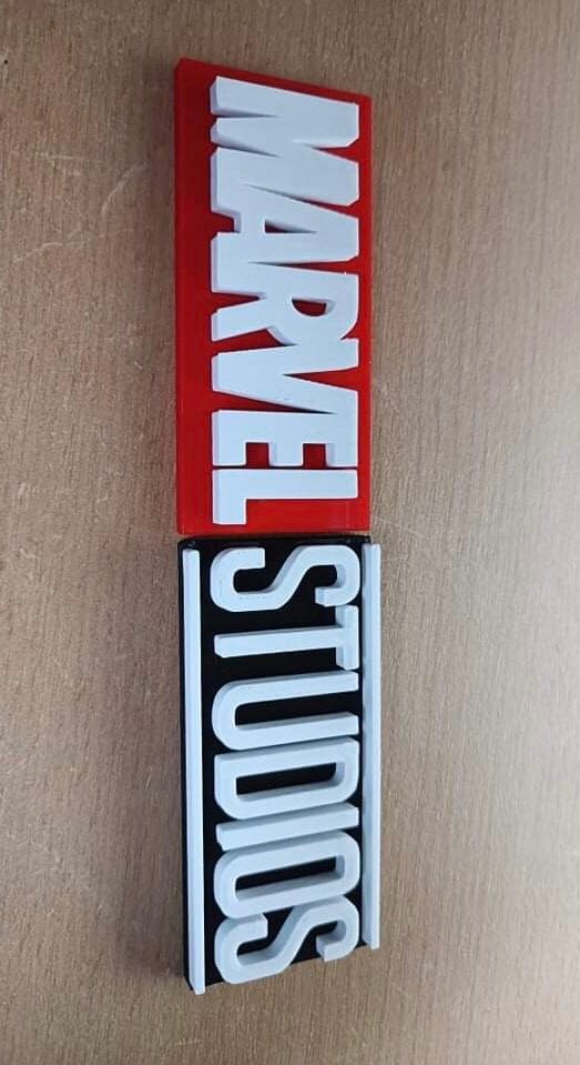 Miniatura 3 do modelo 3D MARVEL STUDIOS Standing multicolor logo